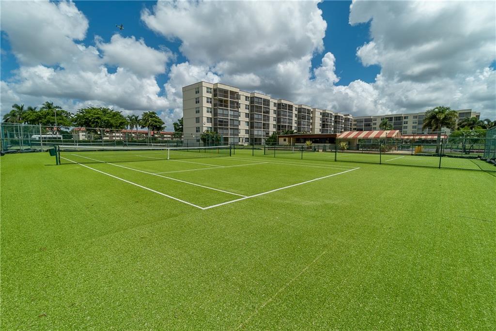 Hollybrook Golf & Tennis - Residential