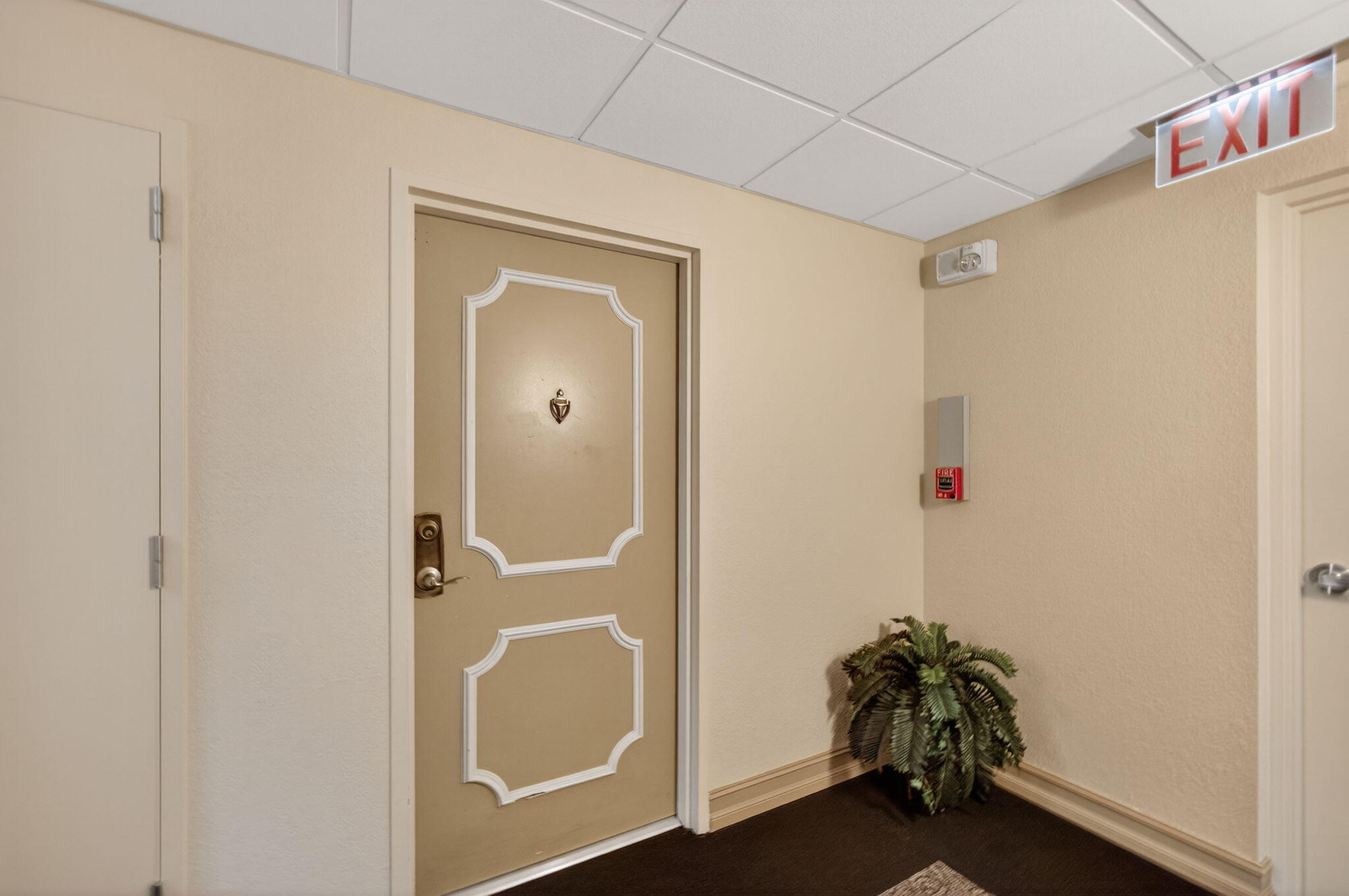 AQUARIUS CONDO - Residential