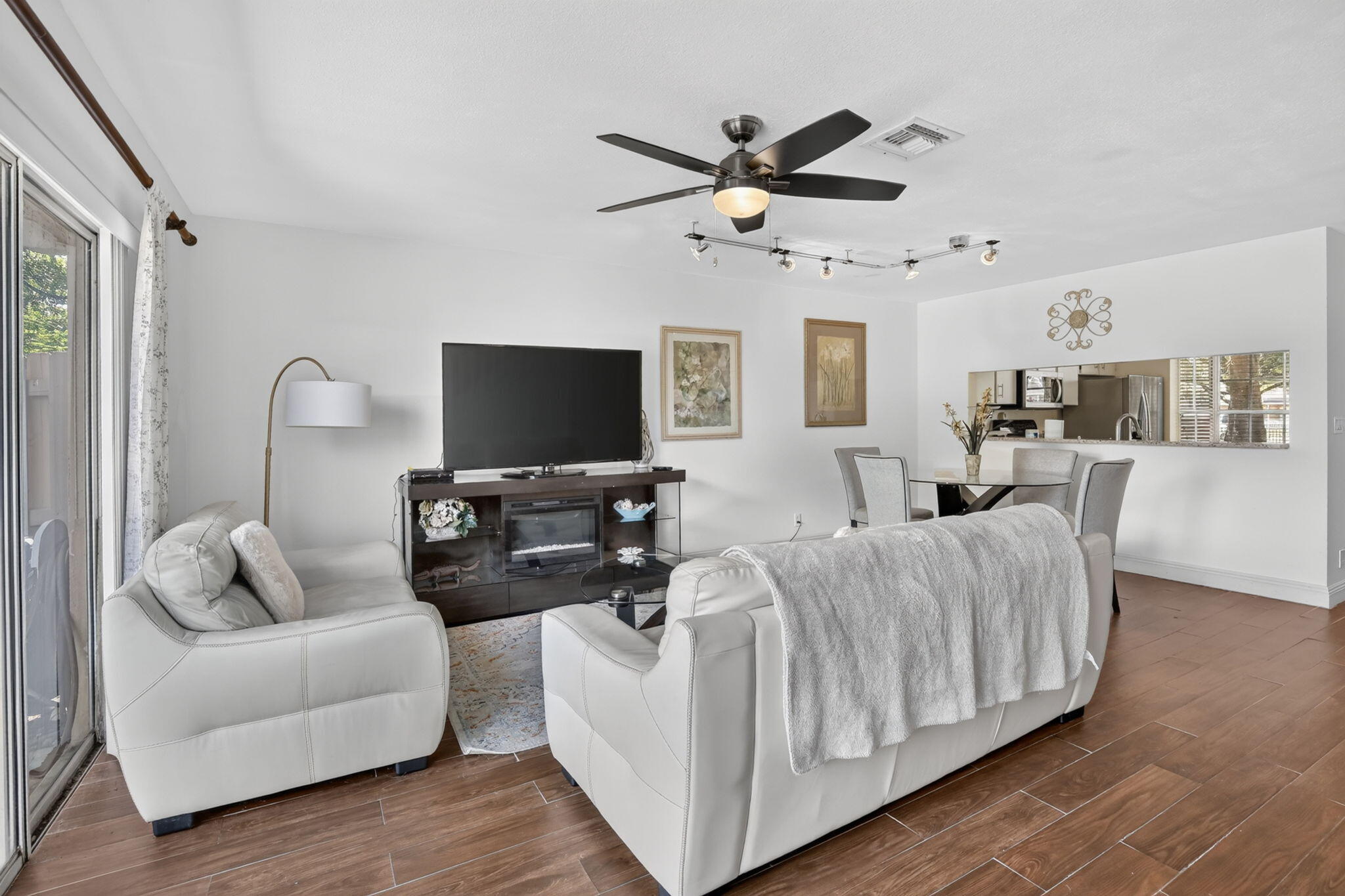 TWIN FOUNTAINS REPLAT - Residential