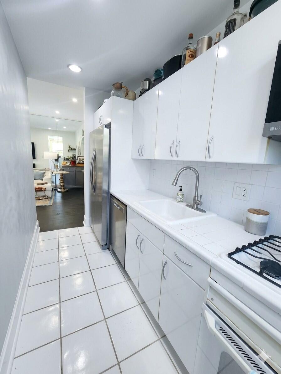 THE ESPLANADE BEACH CONDO - Residential