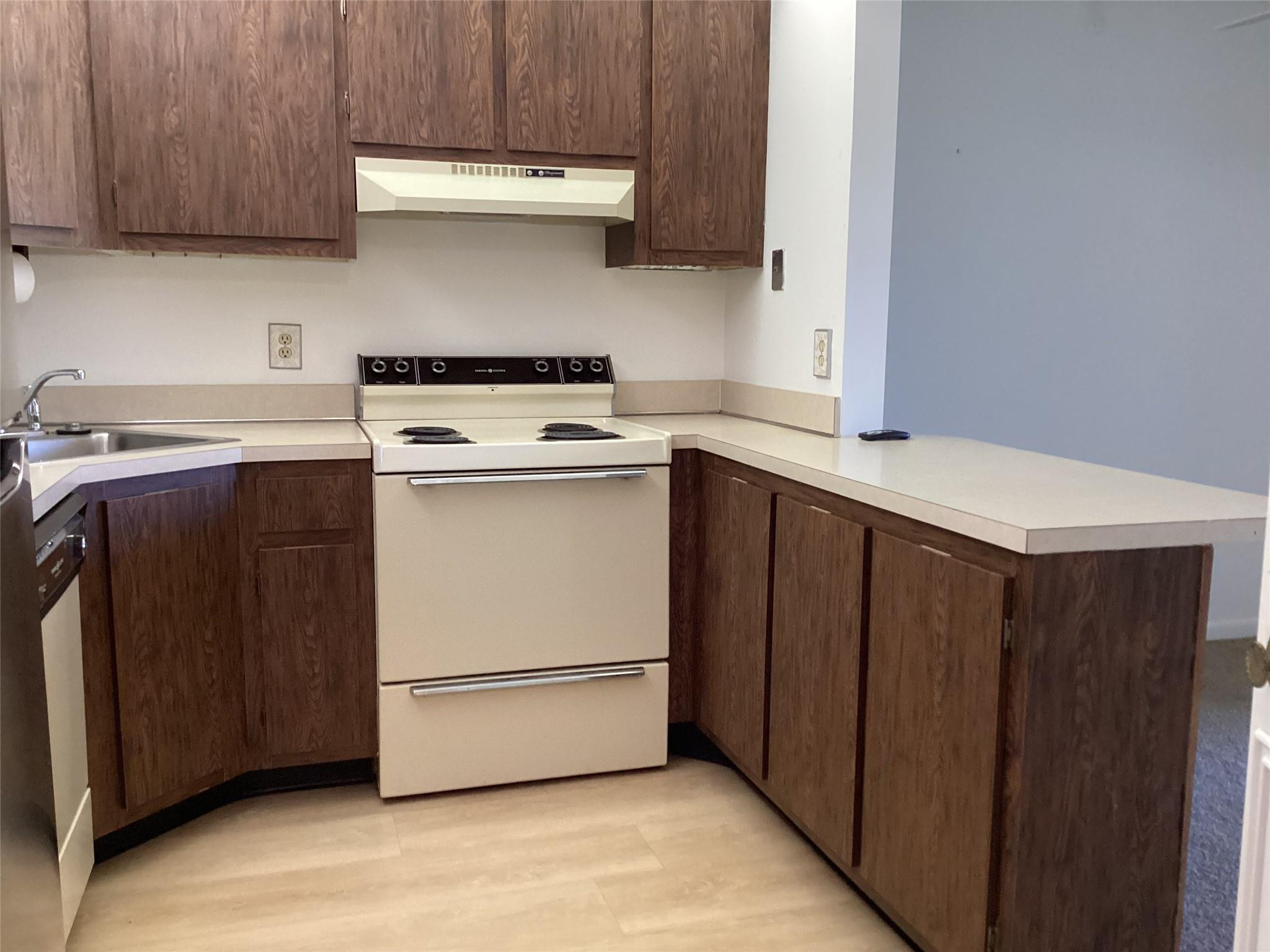 PINE RIDGE SOUTH IV CONDO - Residential