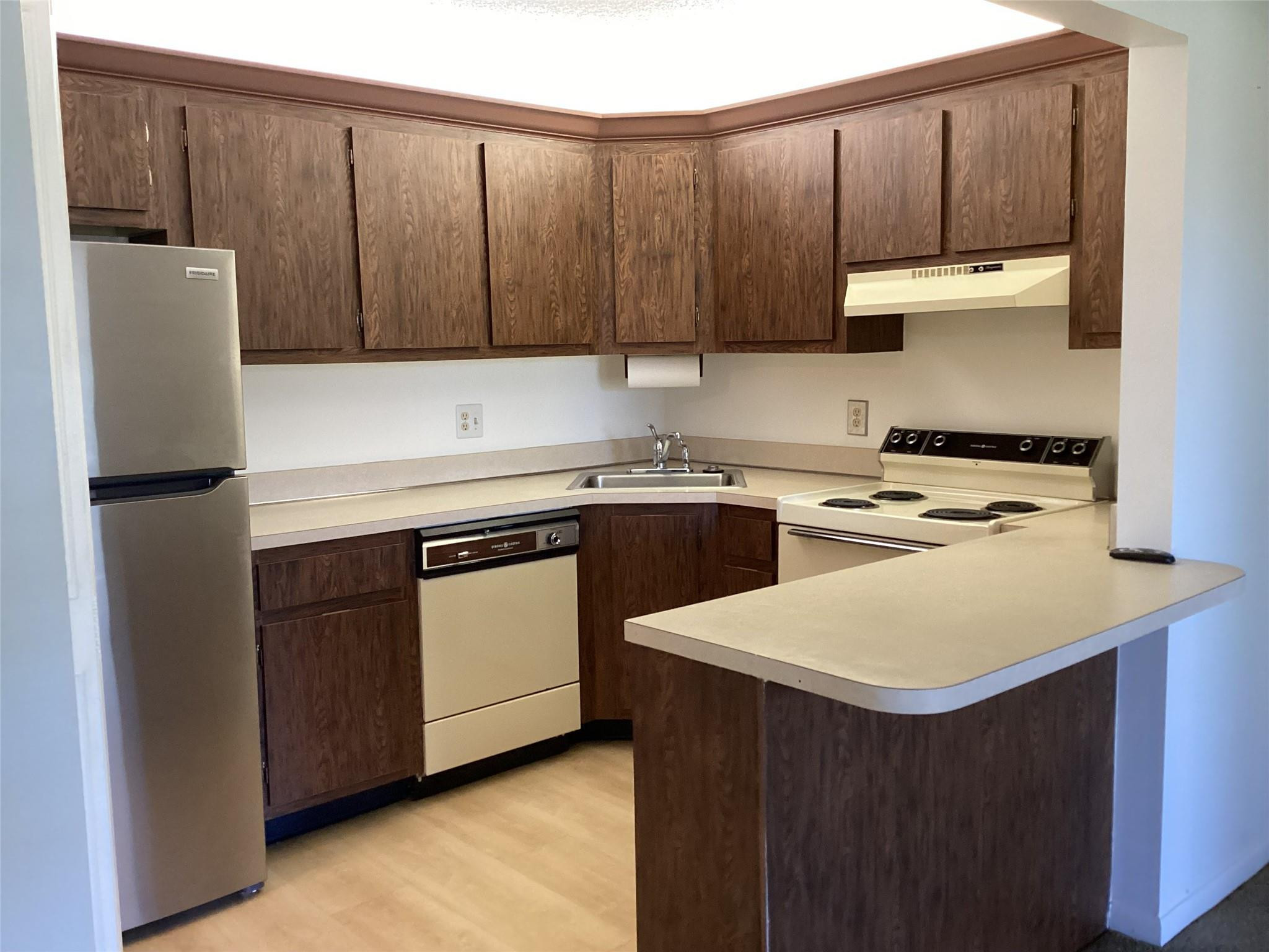 PINE RIDGE SOUTH IV CONDO - Residential