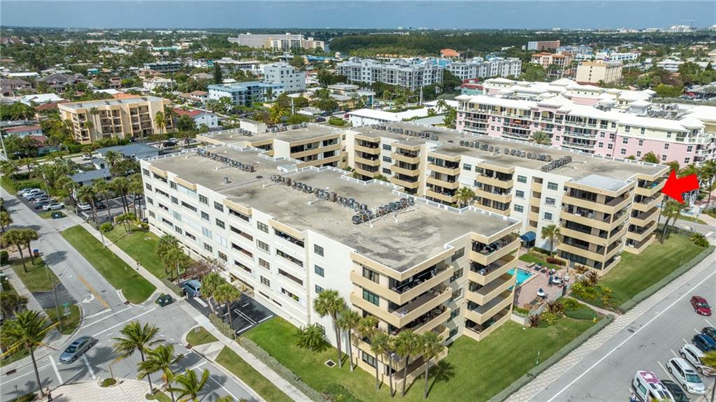 SPECTACULAR DIRECT OCEAN VIEWS FROM THIS 4TH FLOOR CORNER CONDO..