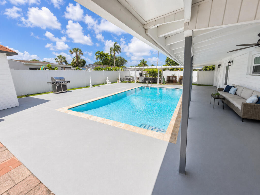 PEMBROKE RANCHES - Residential