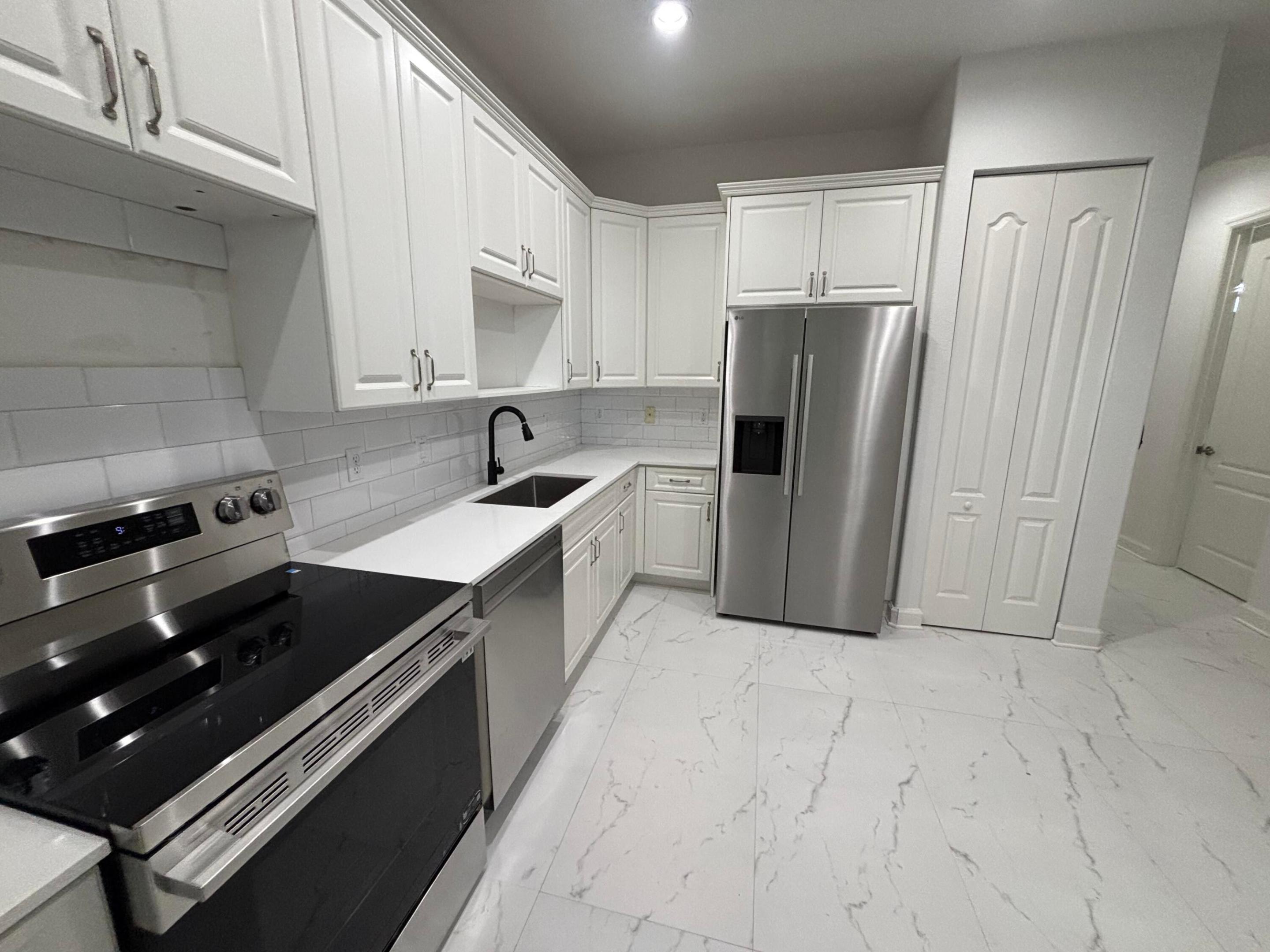 VENTURA GREENS AT EMERALD DUNES CONDO - Residential Lease