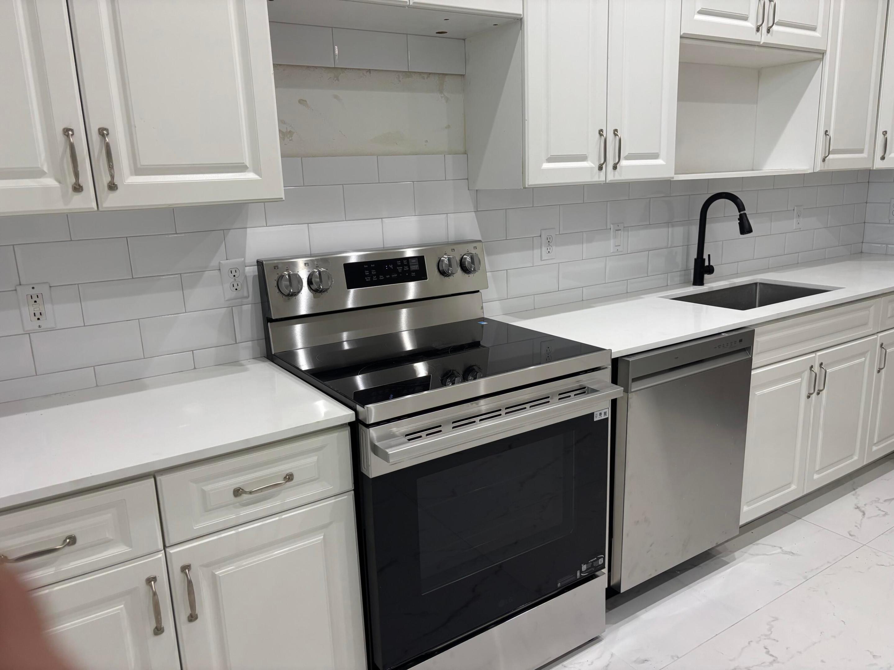 VENTURA GREENS AT EMERALD DUNES CONDO - Residential Lease