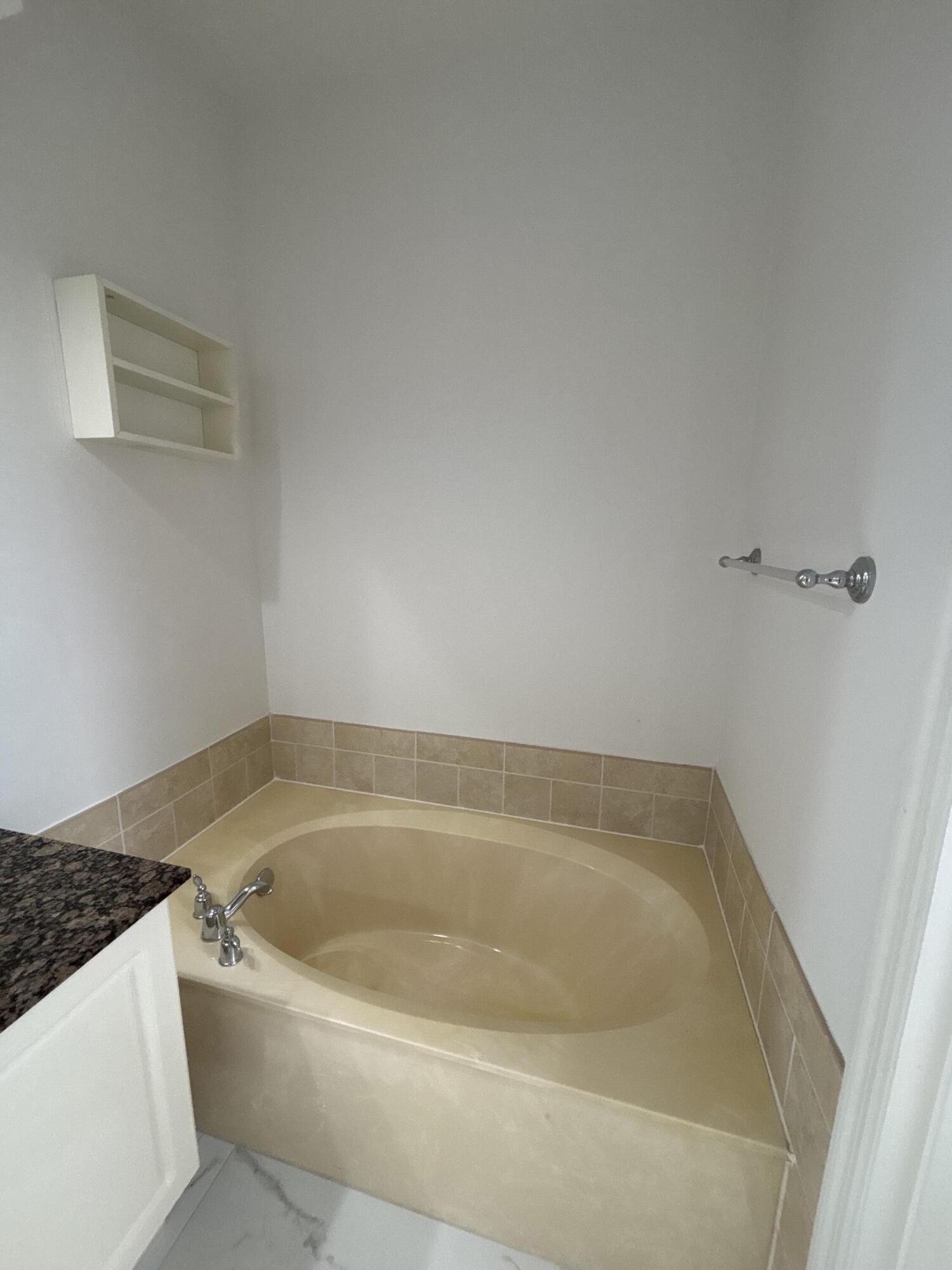 VENTURA GREENS AT EMERALD DUNES CONDO - Residential Lease