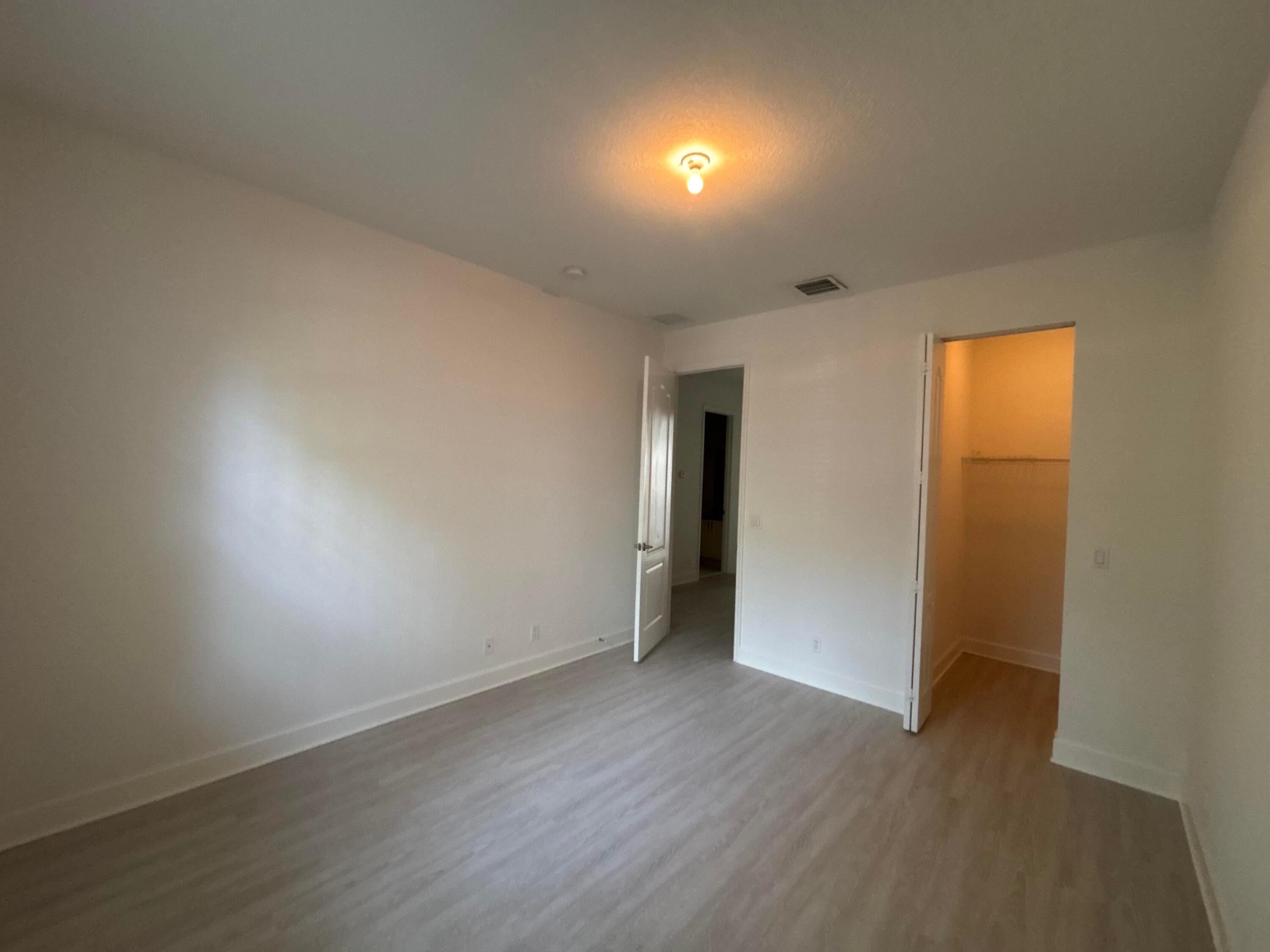 VENTURA GREENS AT EMERALD DUNES CONDO - Residential Lease