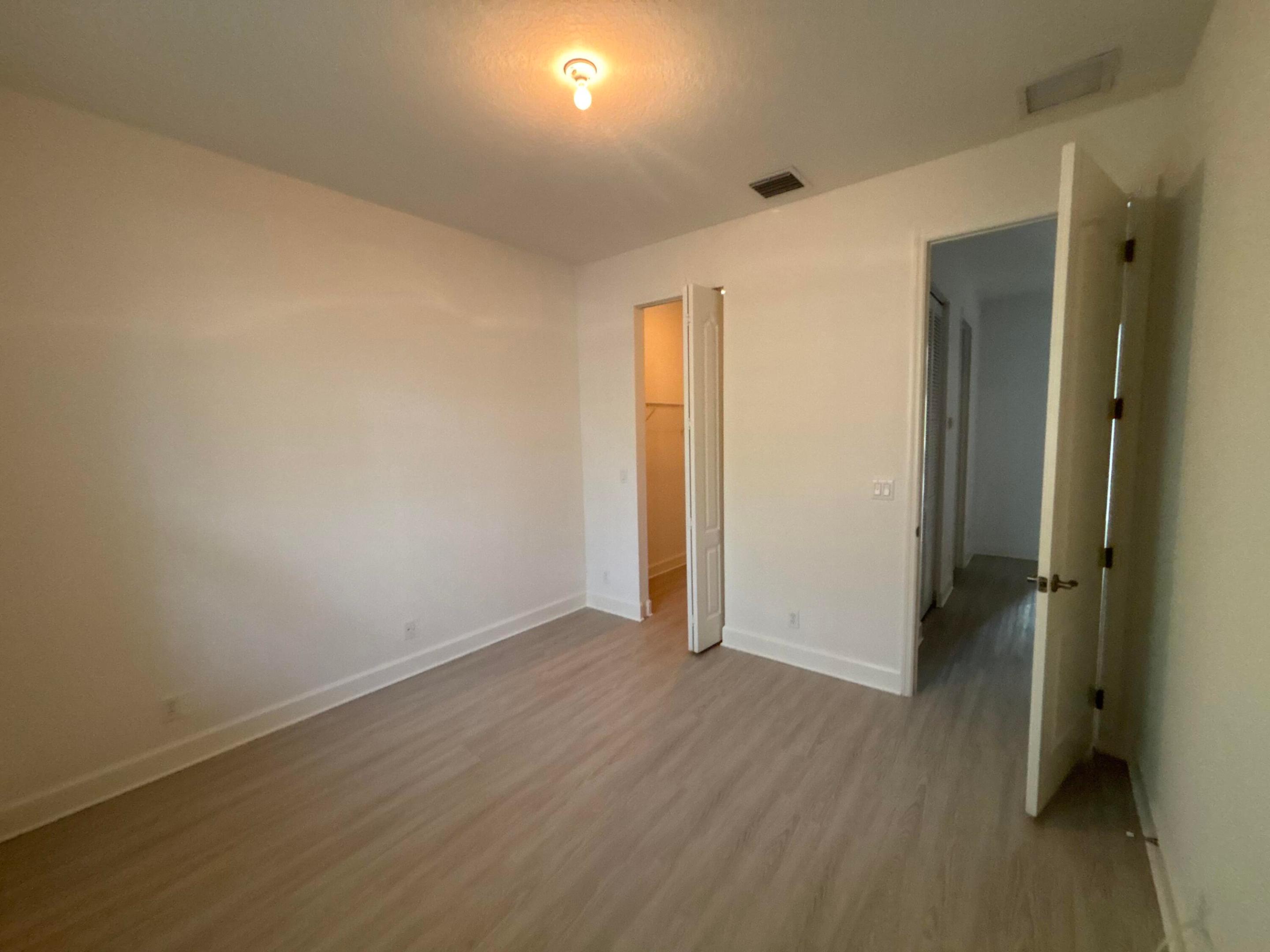 VENTURA GREENS AT EMERALD DUNES CONDO - Residential Lease