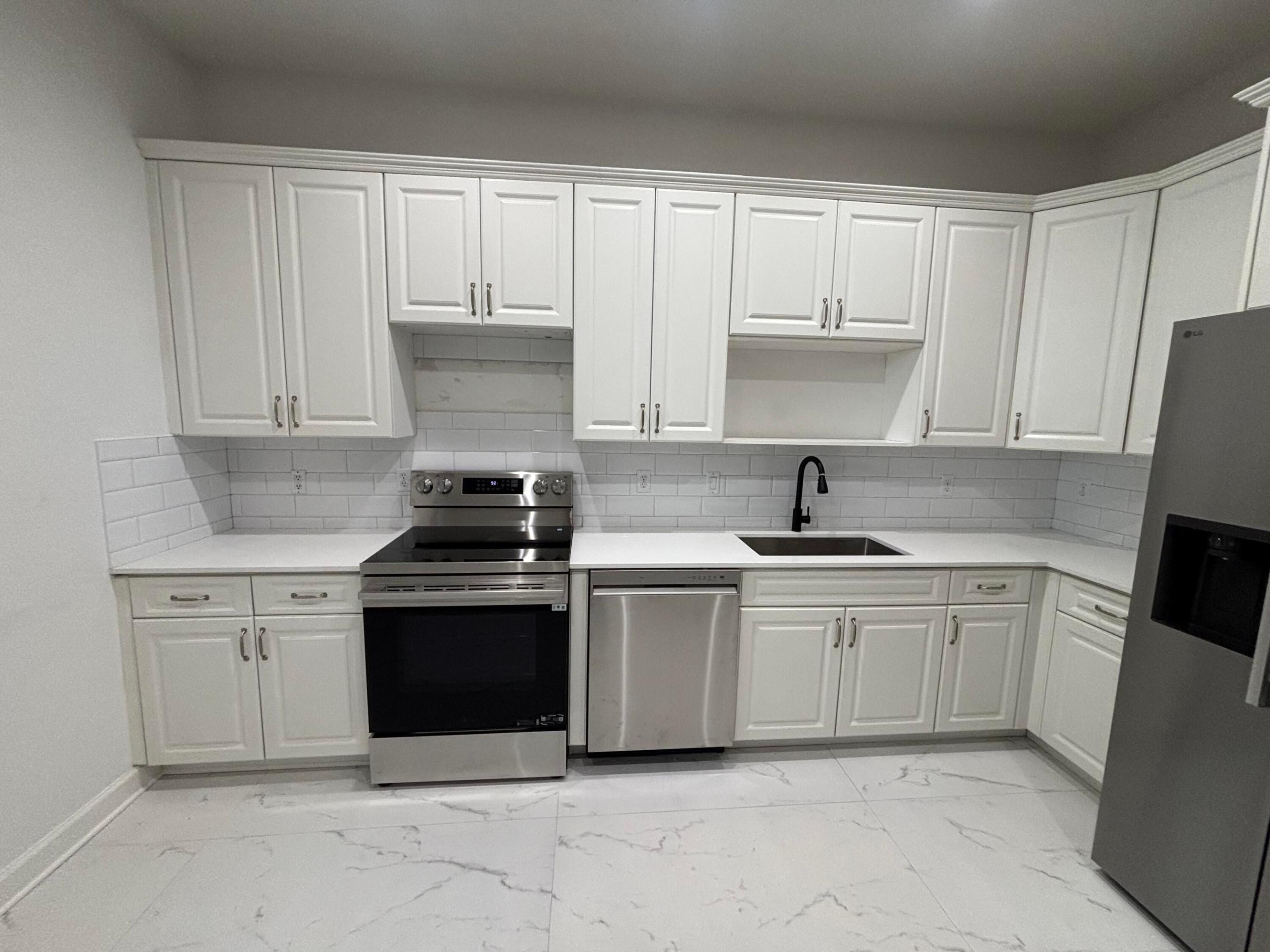 VENTURA GREENS AT EMERALD DUNES CONDO - Residential Lease