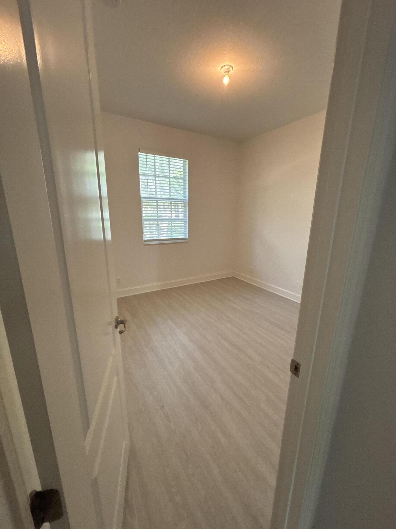 VENTURA GREENS AT EMERALD DUNES CONDO - Residential Lease