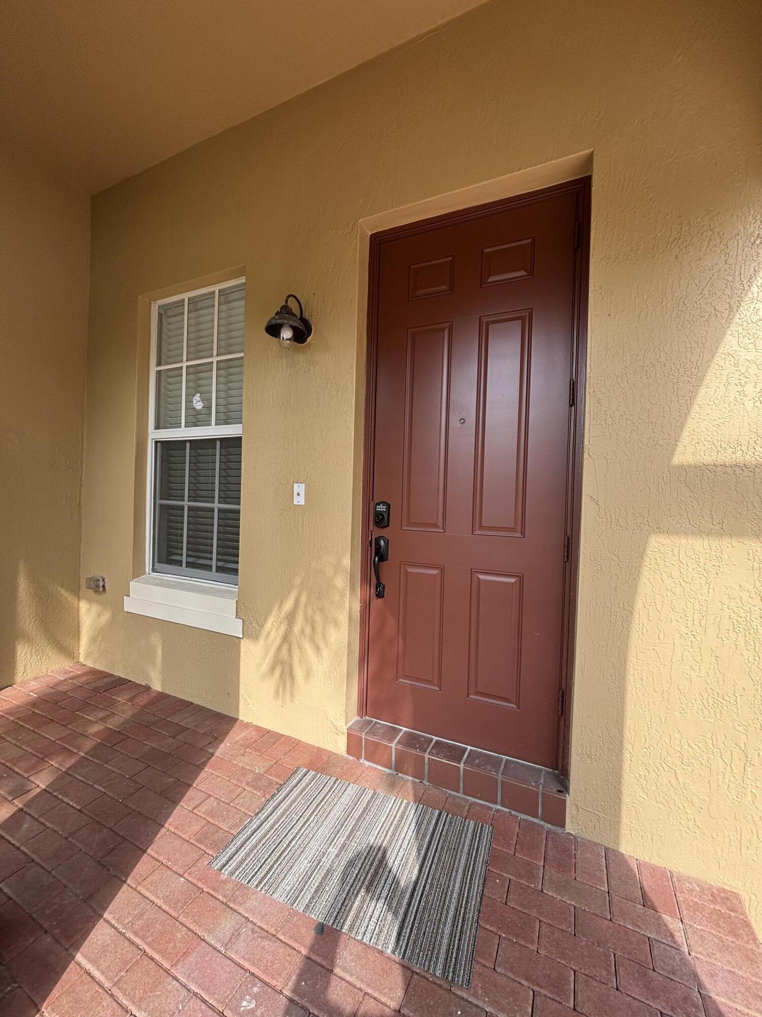 VENTURA GREENS AT EMERALD DUNES CONDO - Residential Lease
