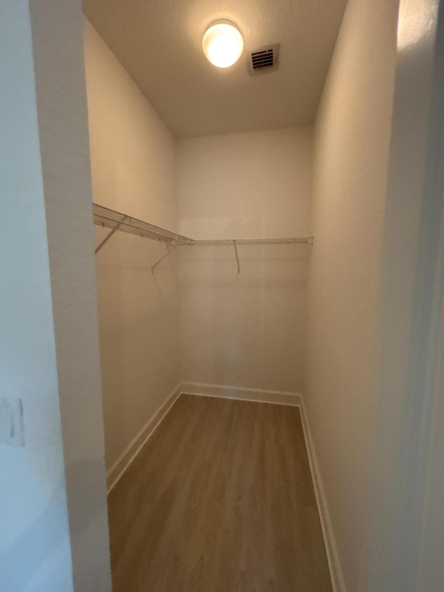 VENTURA GREENS AT EMERALD DUNES CONDO - Residential Lease
