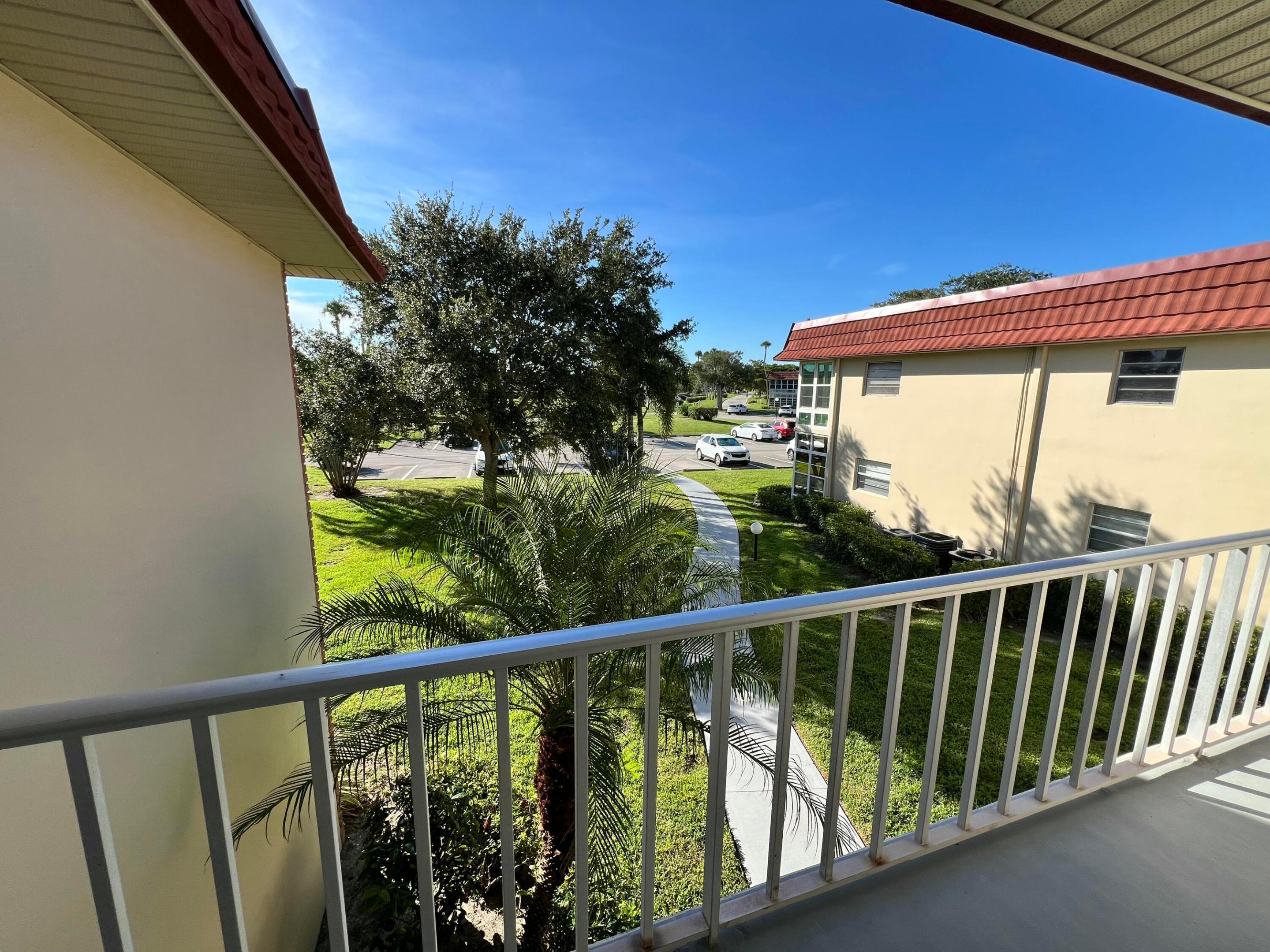 VISTA ROYALE PHASE IV BLDGS 83-111 - Residential
