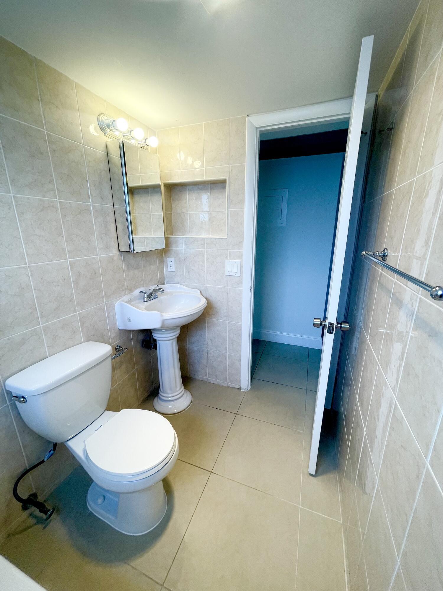 SHEFFIELD CONDOS A TO Q - Residential Lease