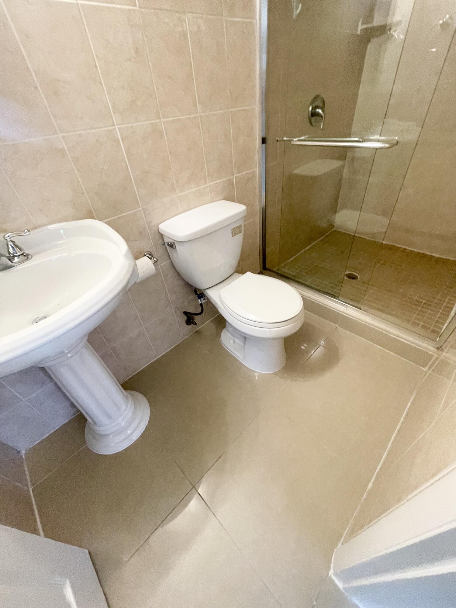 SHEFFIELD CONDOS A TO Q - Residential Lease
