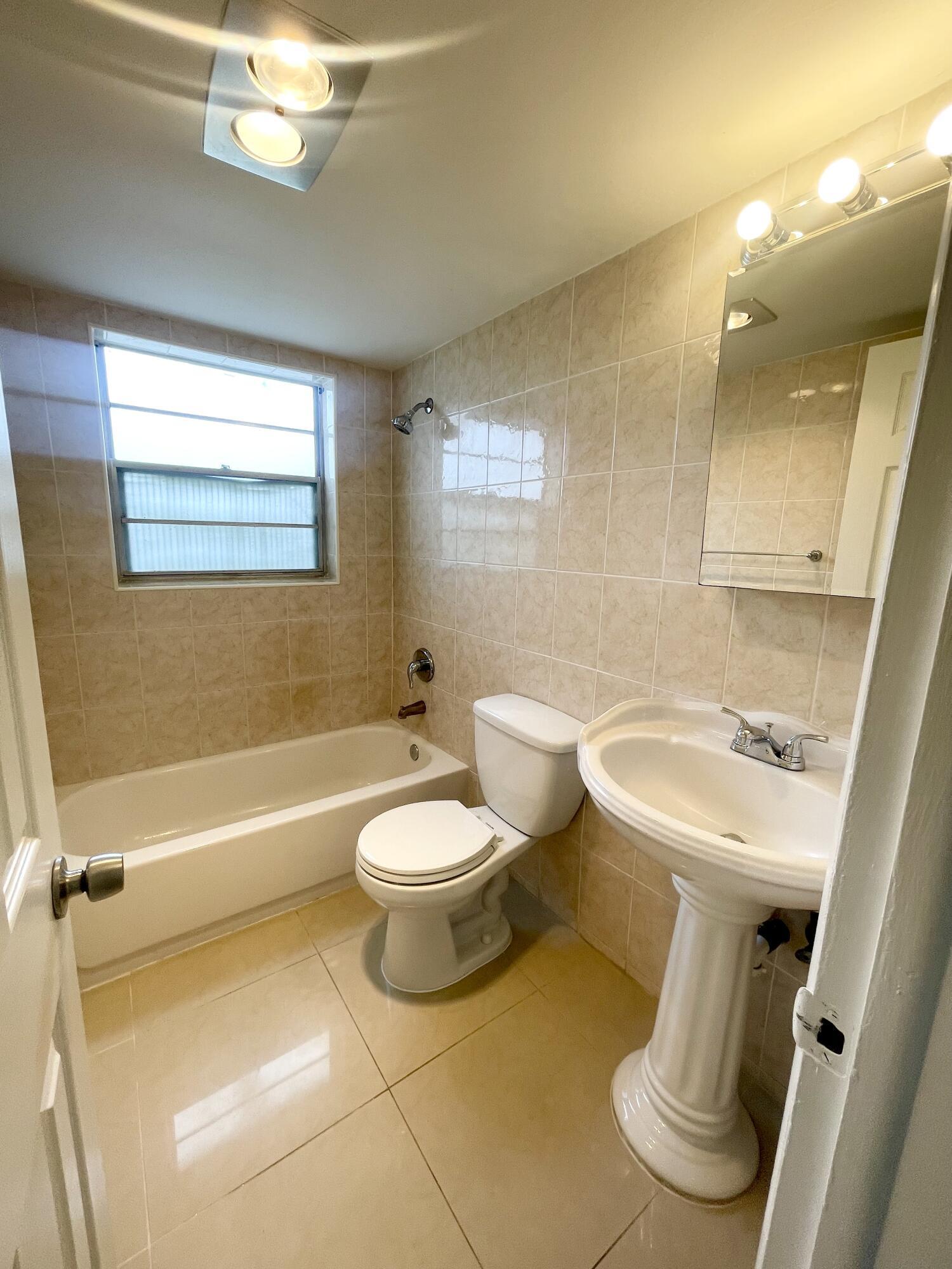 SHEFFIELD CONDOS A TO Q - Residential Lease