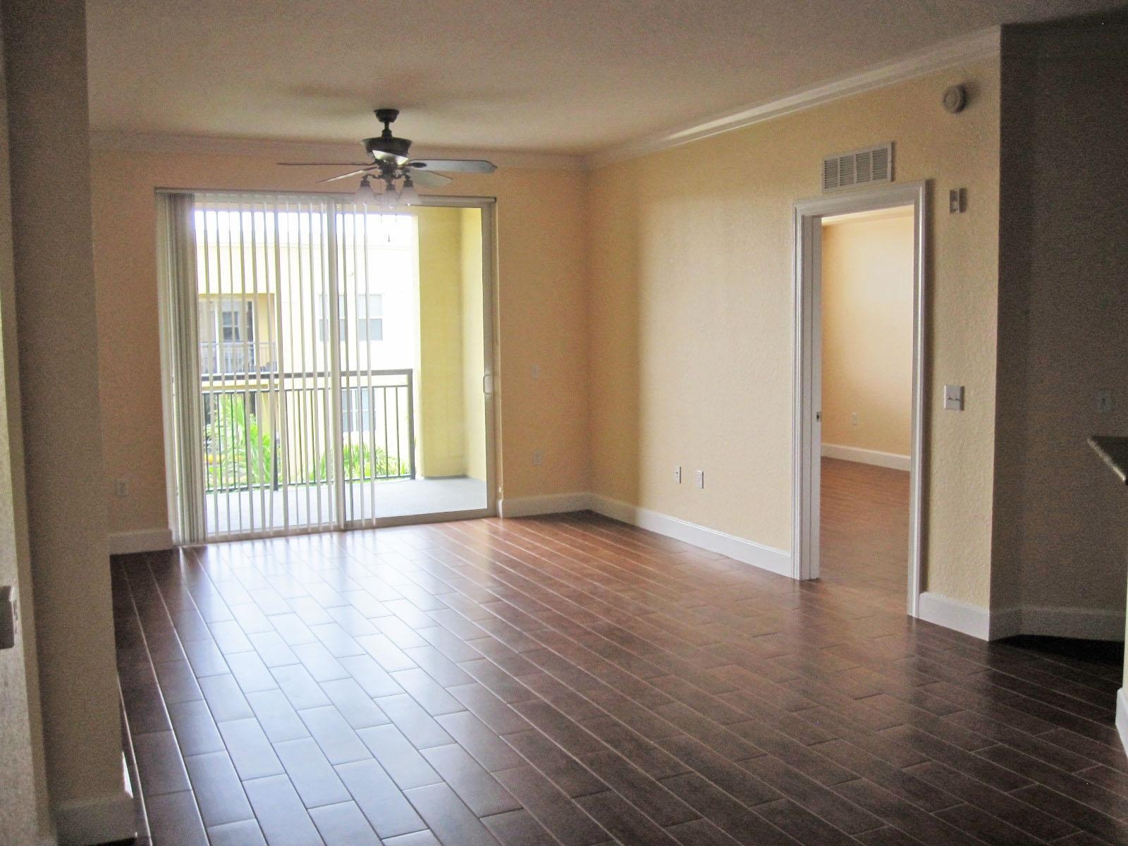 VIZCAYA LAKES CONDO - Residential Lease
