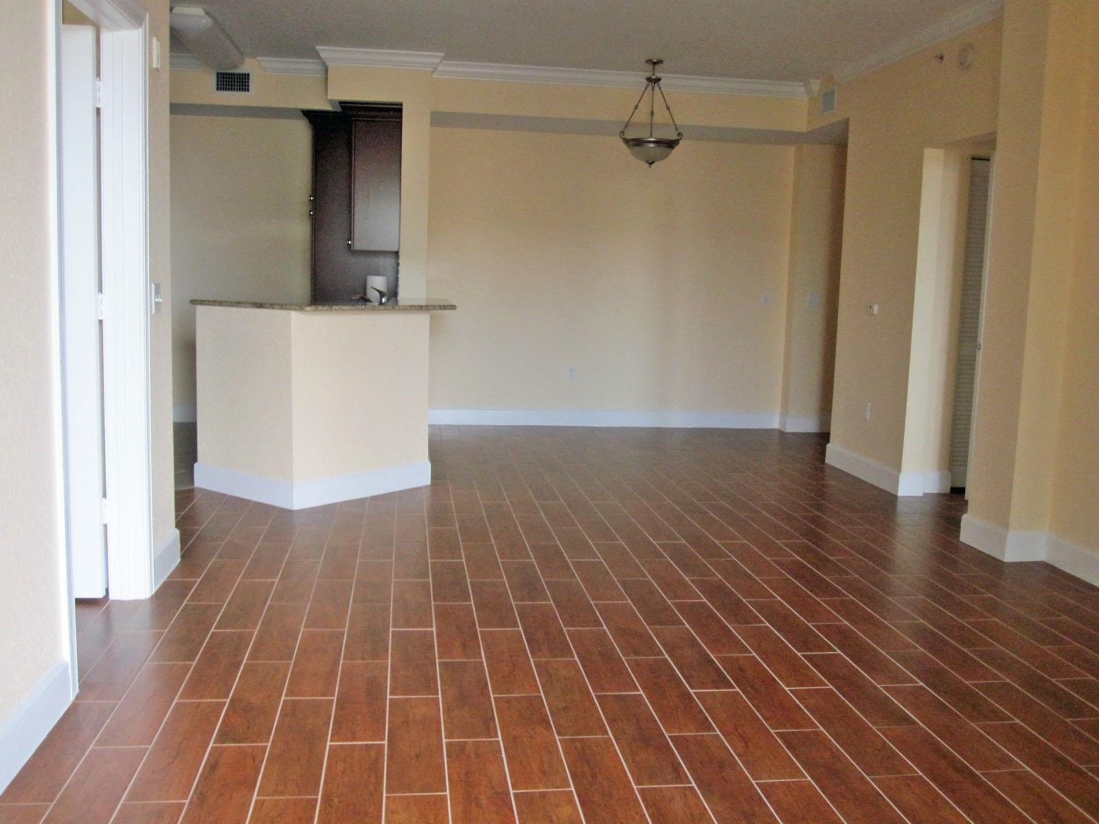 VIZCAYA LAKES CONDO - Residential Lease