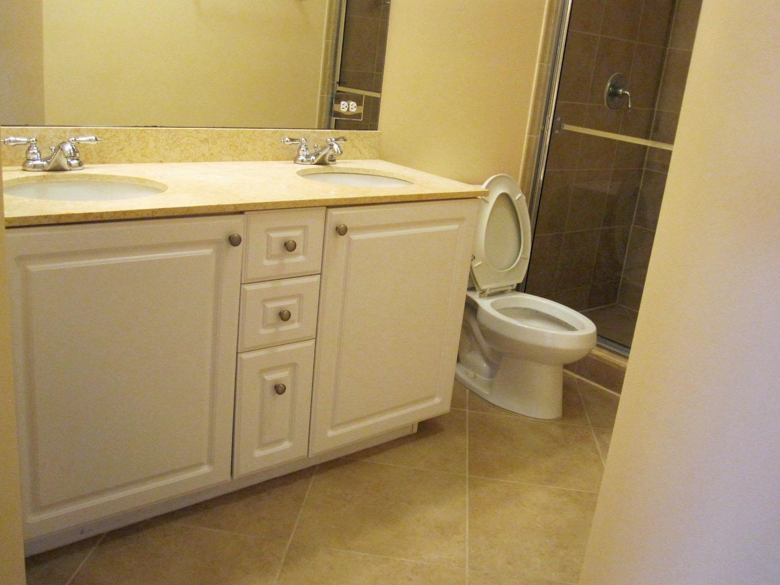 VIZCAYA LAKES CONDO - Residential Lease