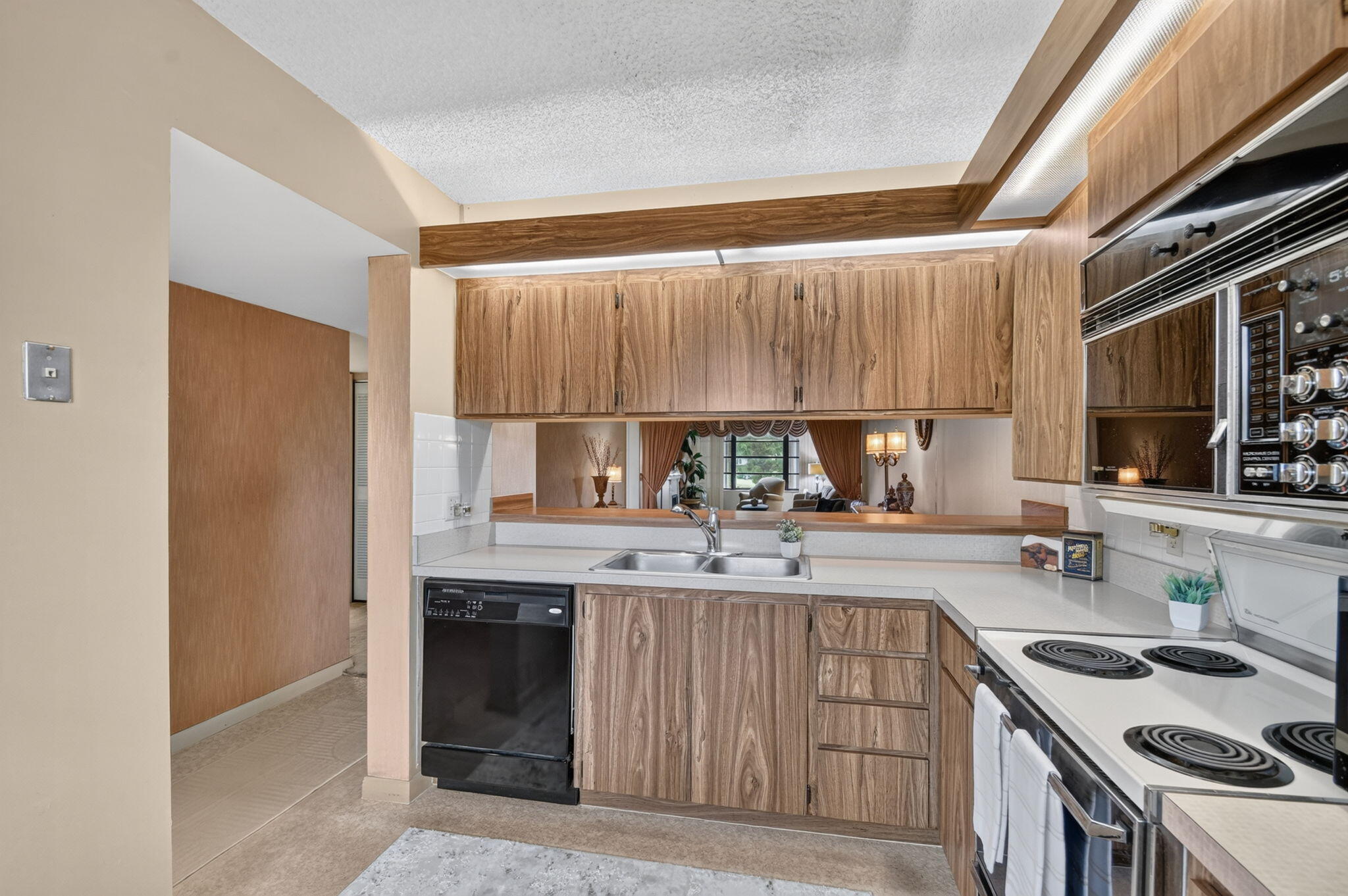 WHITEHALL VILLAGE - Residential