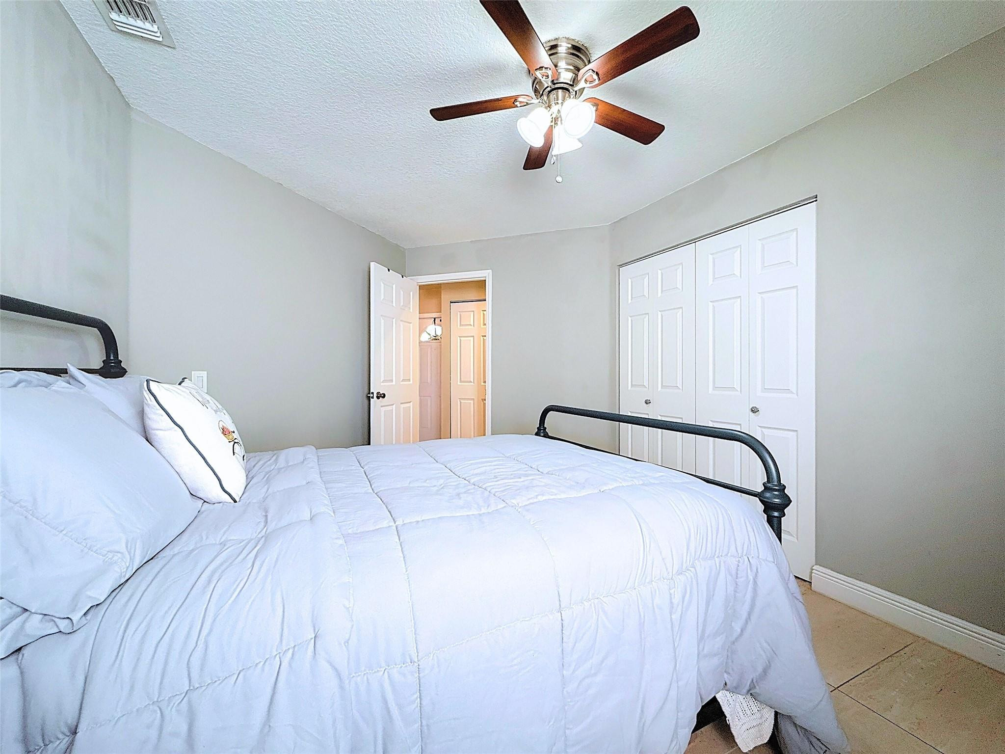 COUNTRY ISLES GARDEN HOMES - Residential