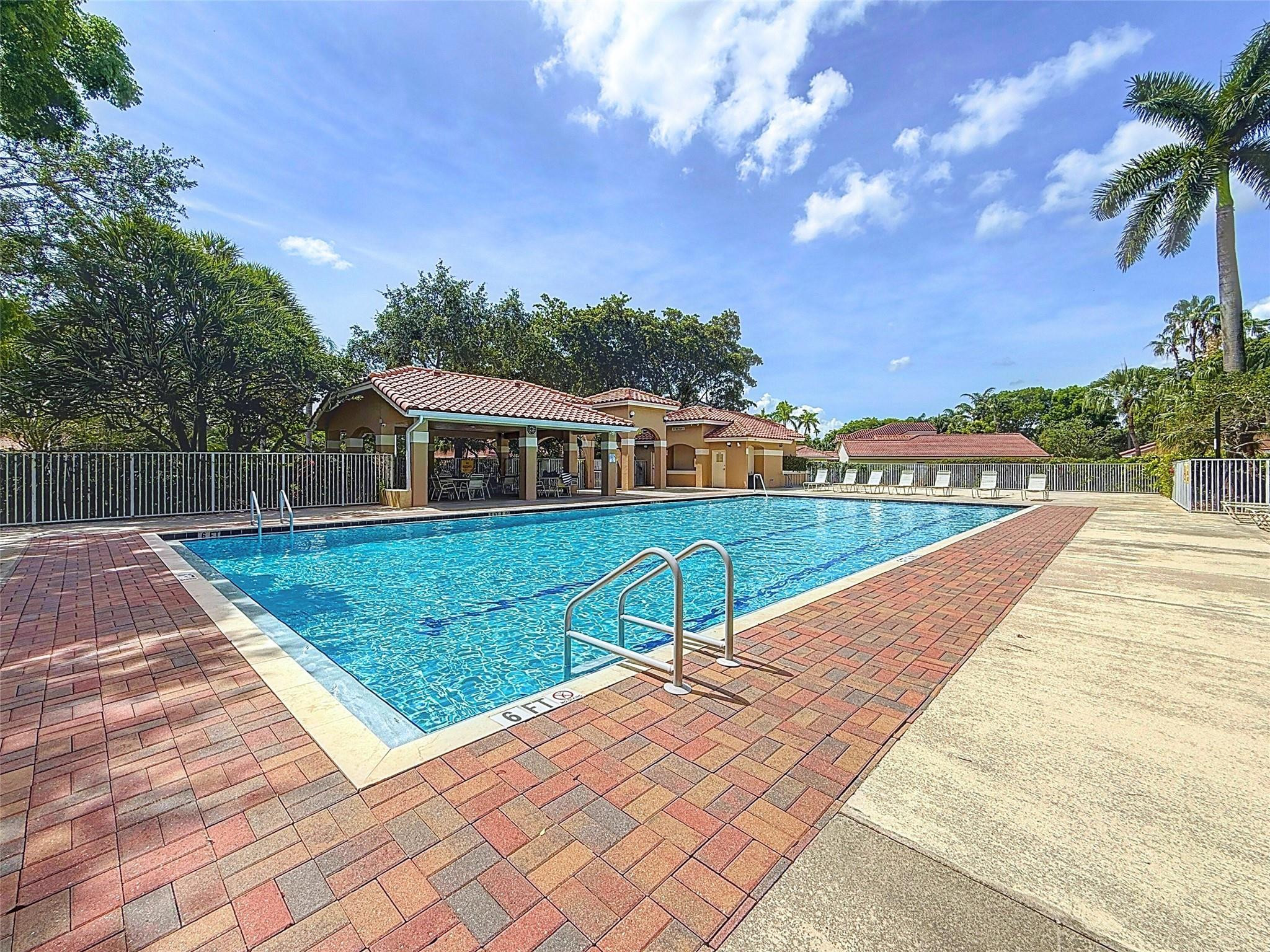 COUNTRY ISLES GARDEN HOMES - Residential
