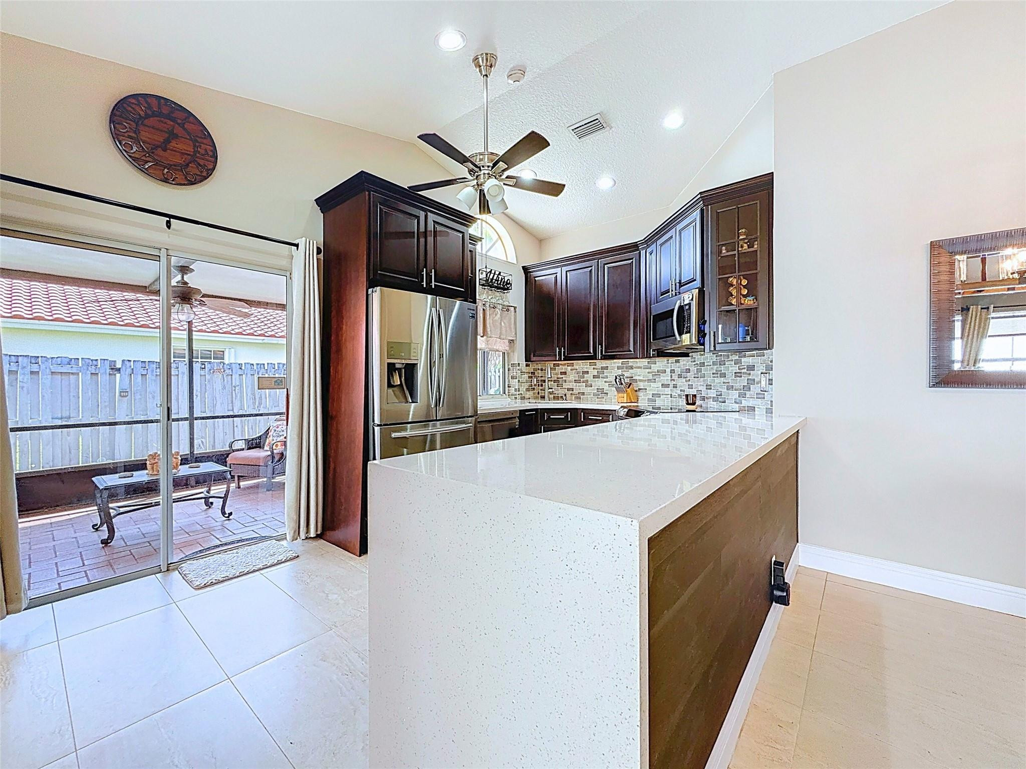 COUNTRY ISLES GARDEN HOMES - Residential