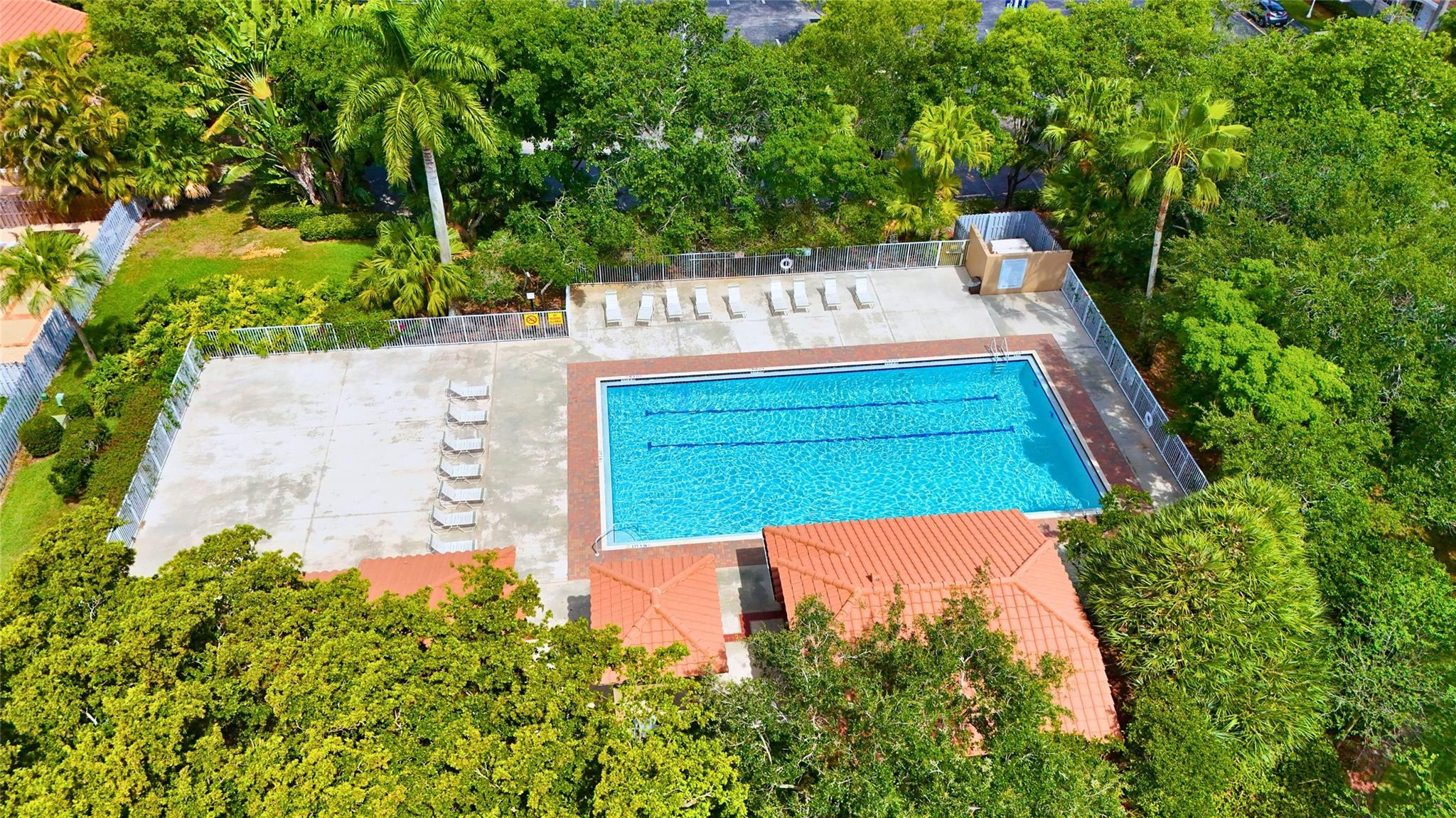 COUNTRY ISLES GARDEN HOMES - Residential