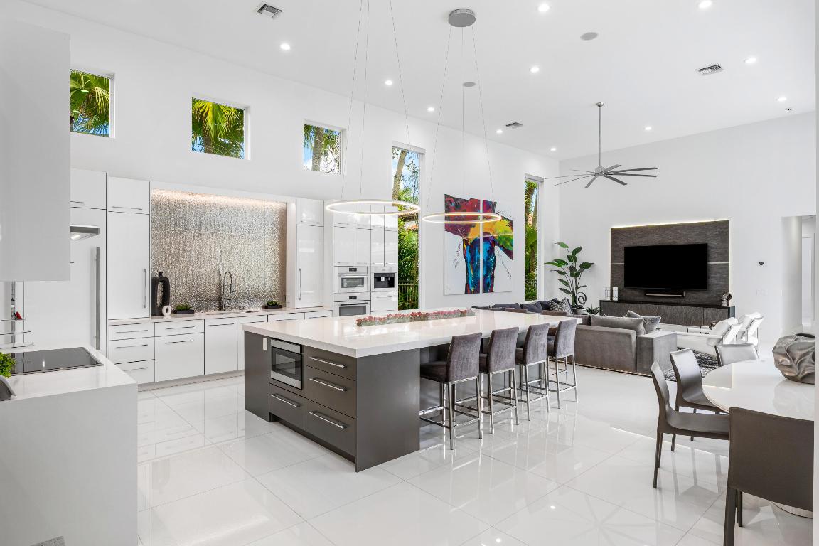 VINTAGE OAKS / POLO CLUB - Residential