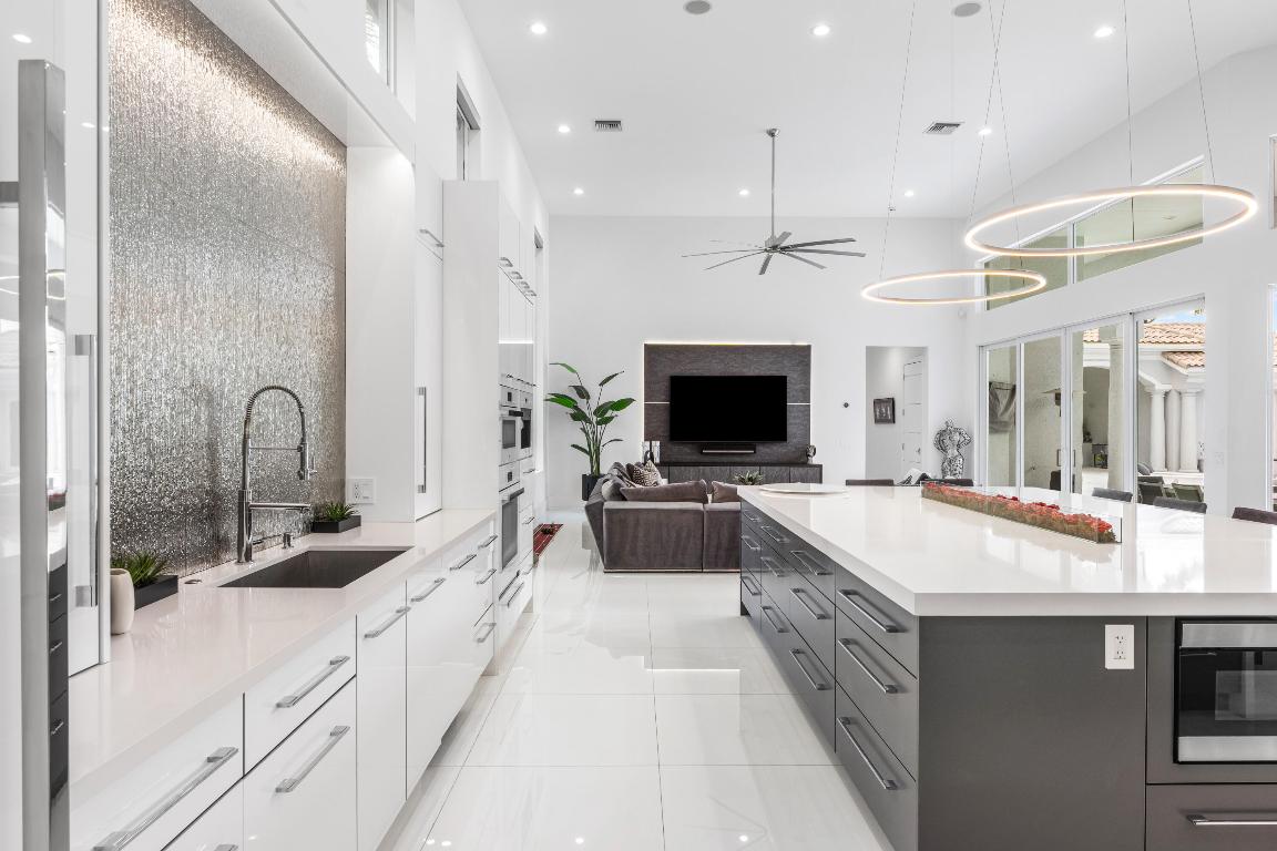 VINTAGE OAKS / POLO CLUB - Residential