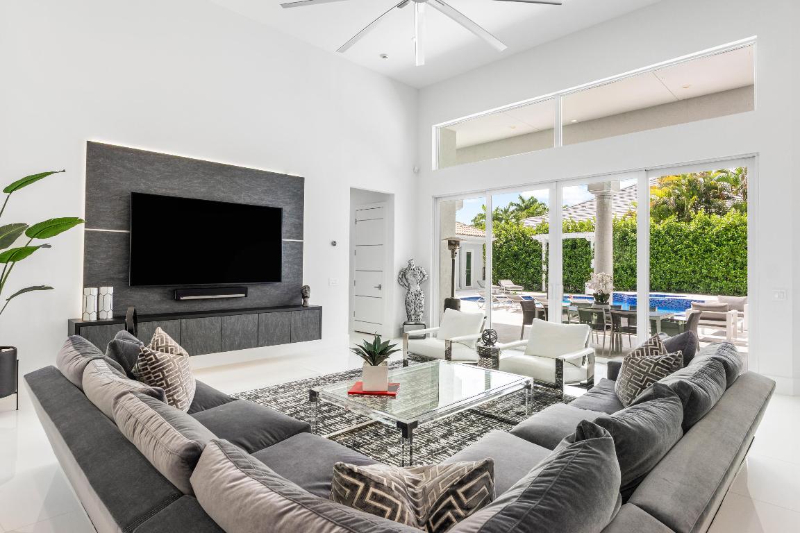 VINTAGE OAKS / POLO CLUB - Residential