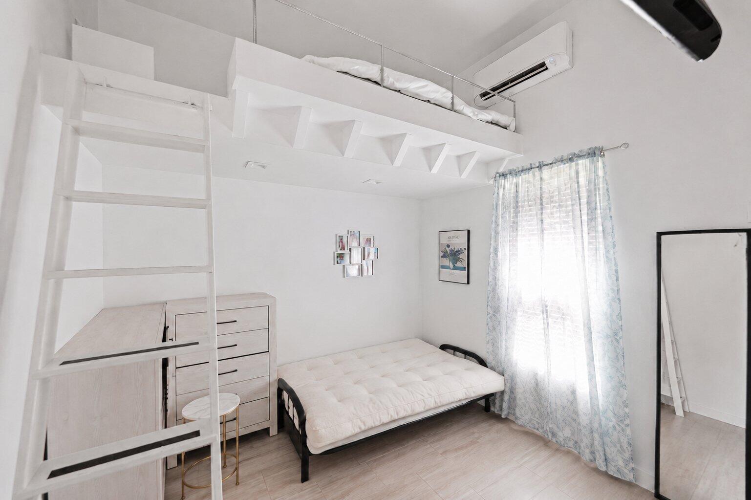 HARBOR BEACH - Residential