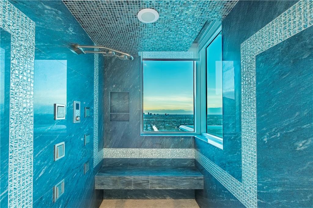 Las Olas Beach Club - Residential