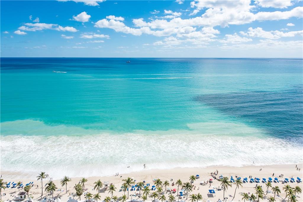 Las Olas Beach Club - Residential
