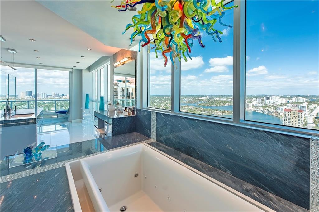 Las Olas Beach Club - Residential