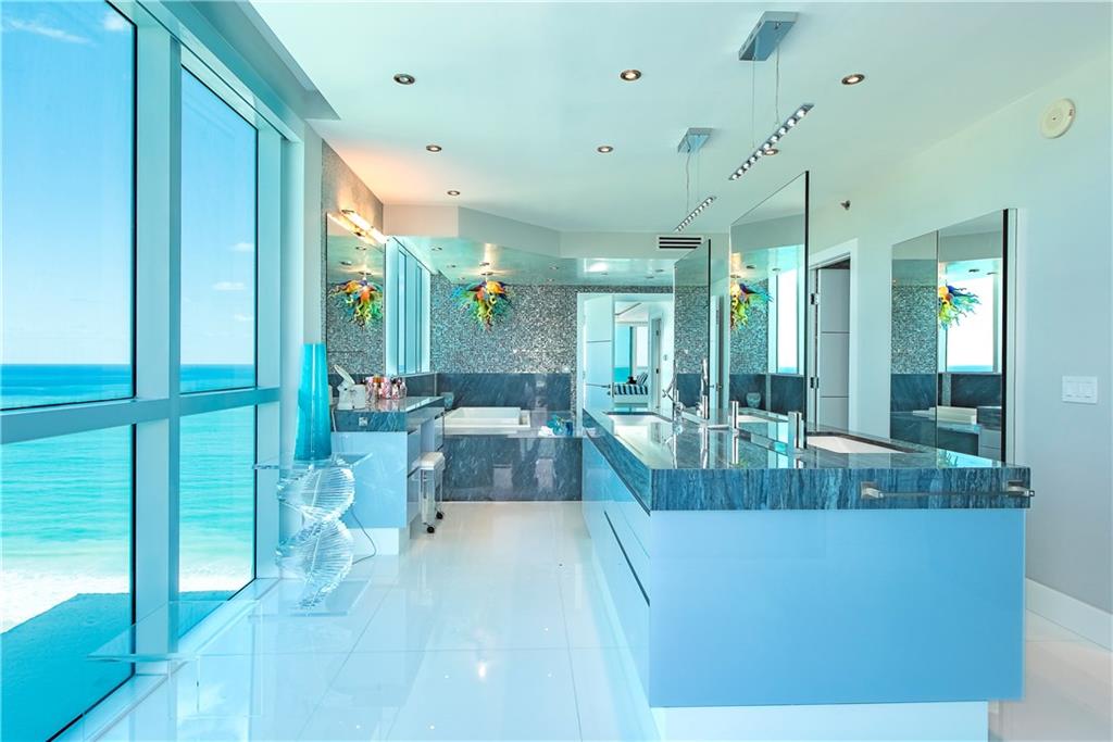 Las Olas Beach Club - Residential