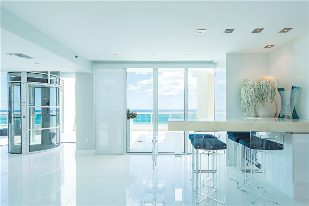 Las Olas Beach Club - Residential