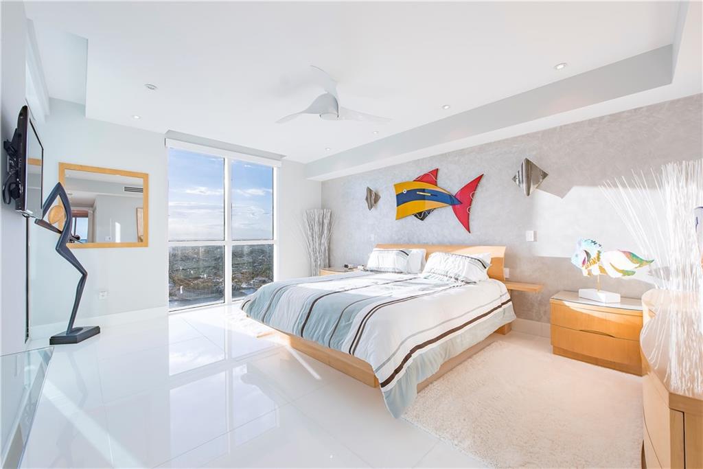 Las Olas Beach Club - Residential