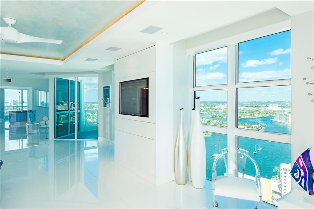 Las Olas Beach Club - Residential