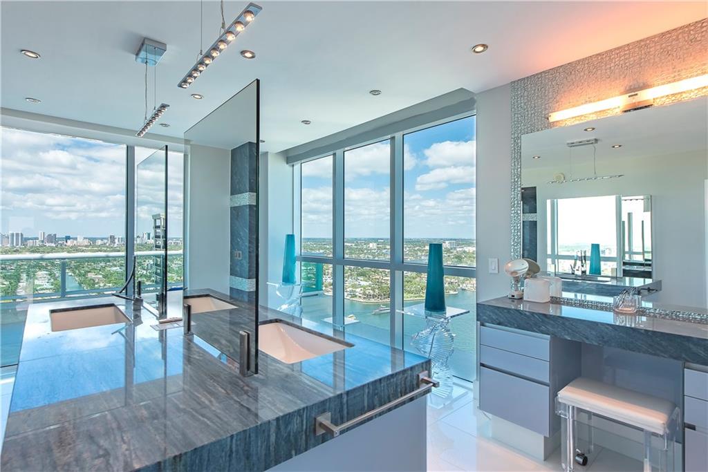 Las Olas Beach Club - Residential