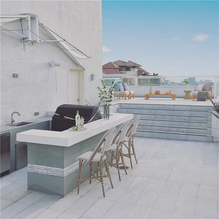 Las Olas Beach Club - Residential