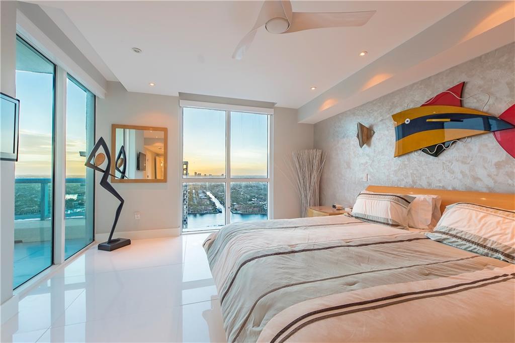 Las Olas Beach Club - Residential