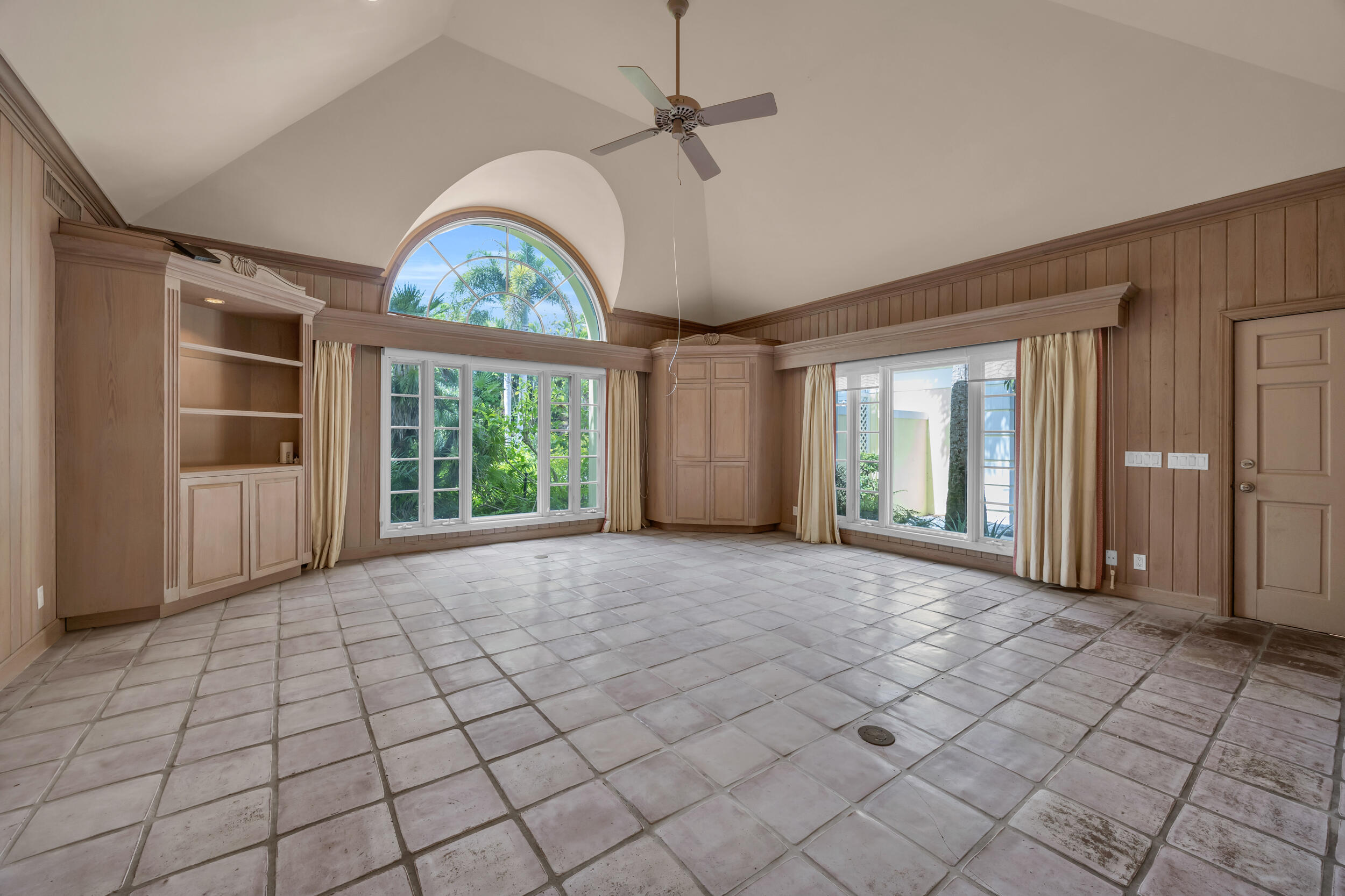 LOBLOLLY PINES - Residential