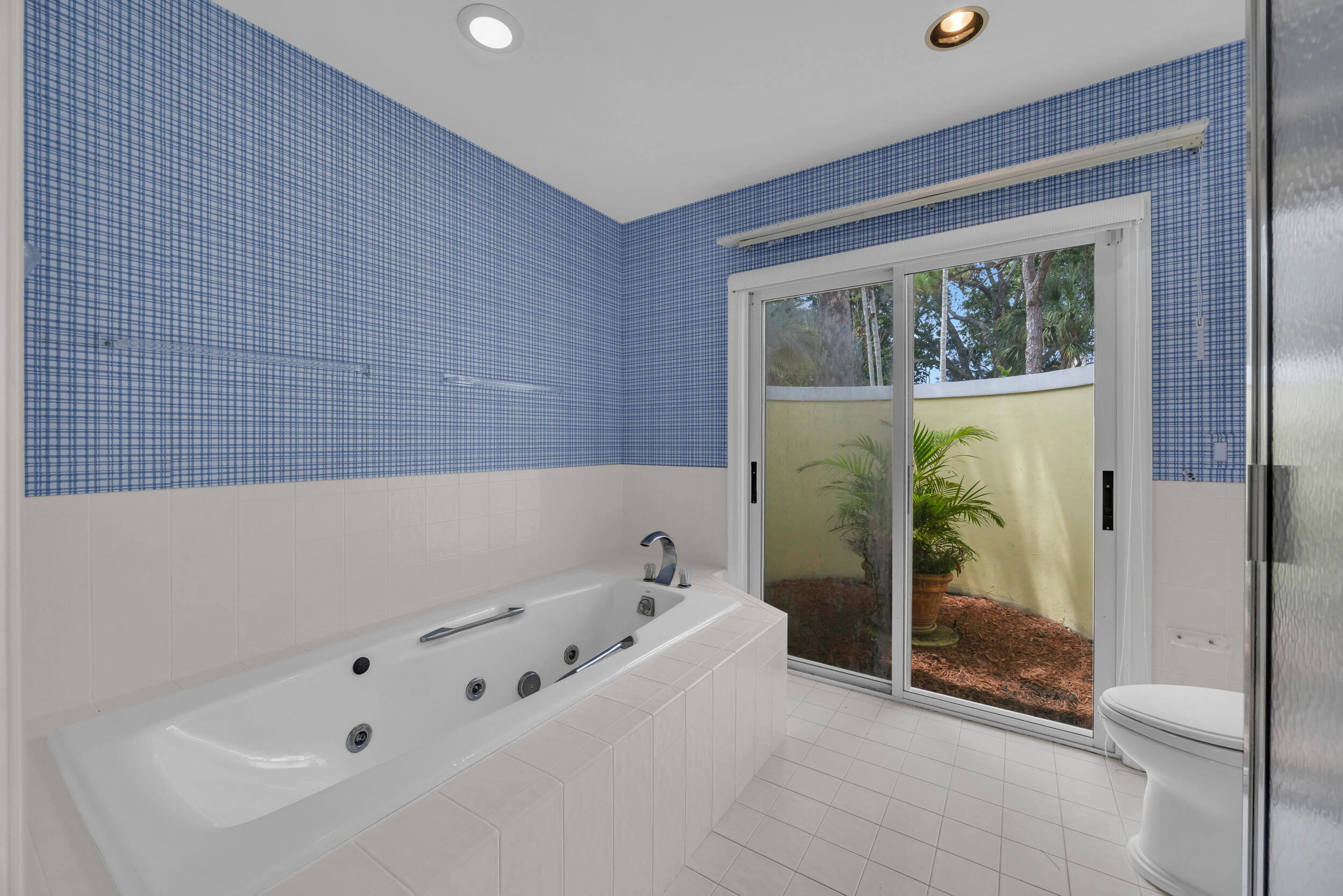 LOBLOLLY PINES - Residential