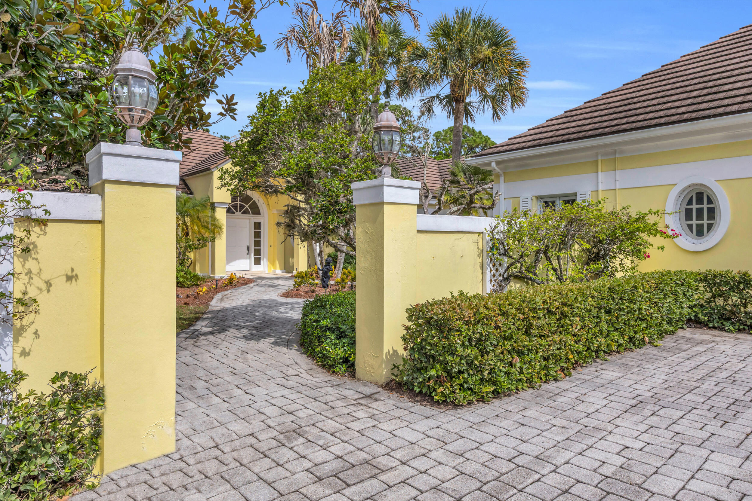 LOBLOLLY PINES - Residential