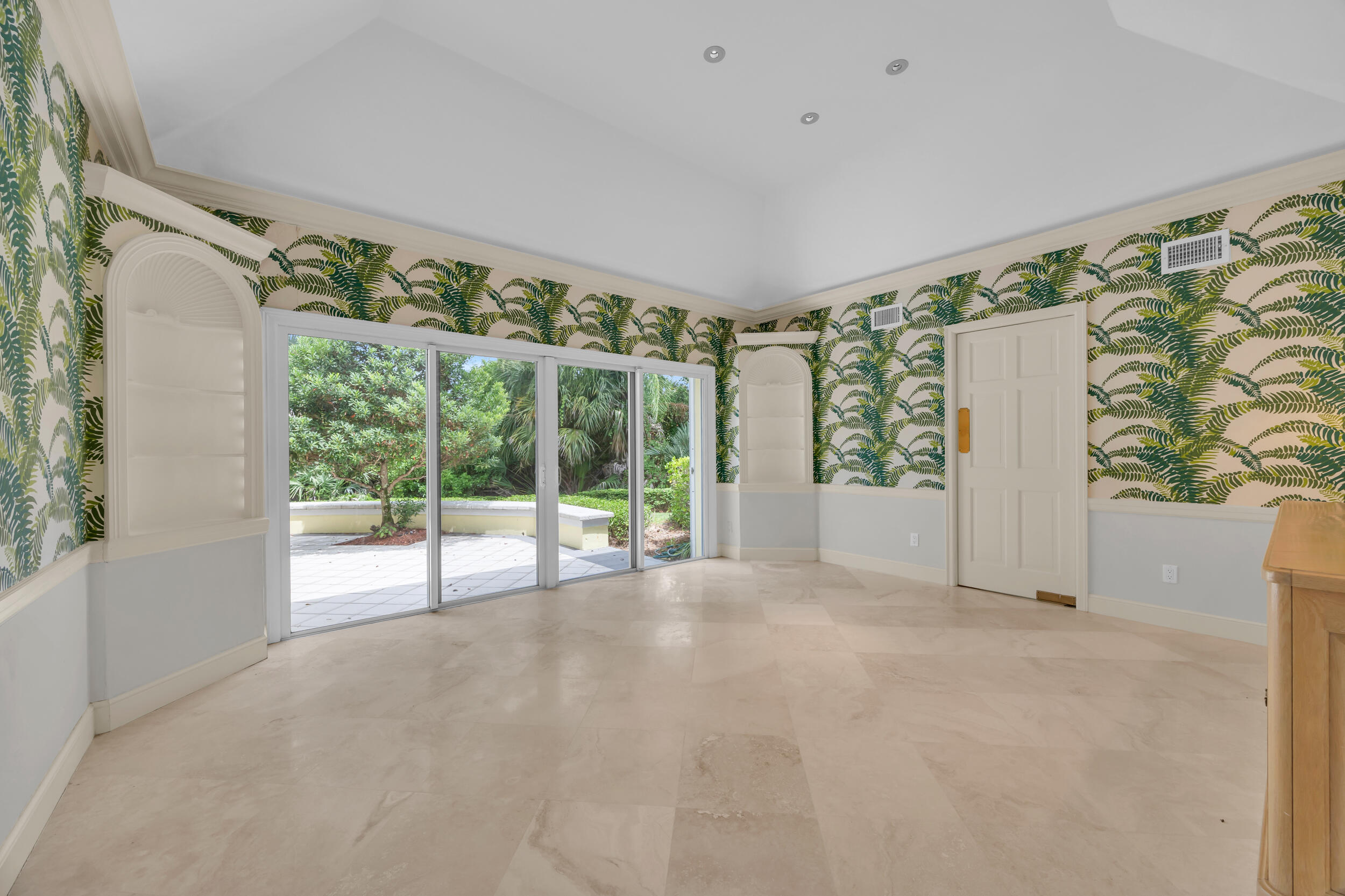 LOBLOLLY PINES - Residential