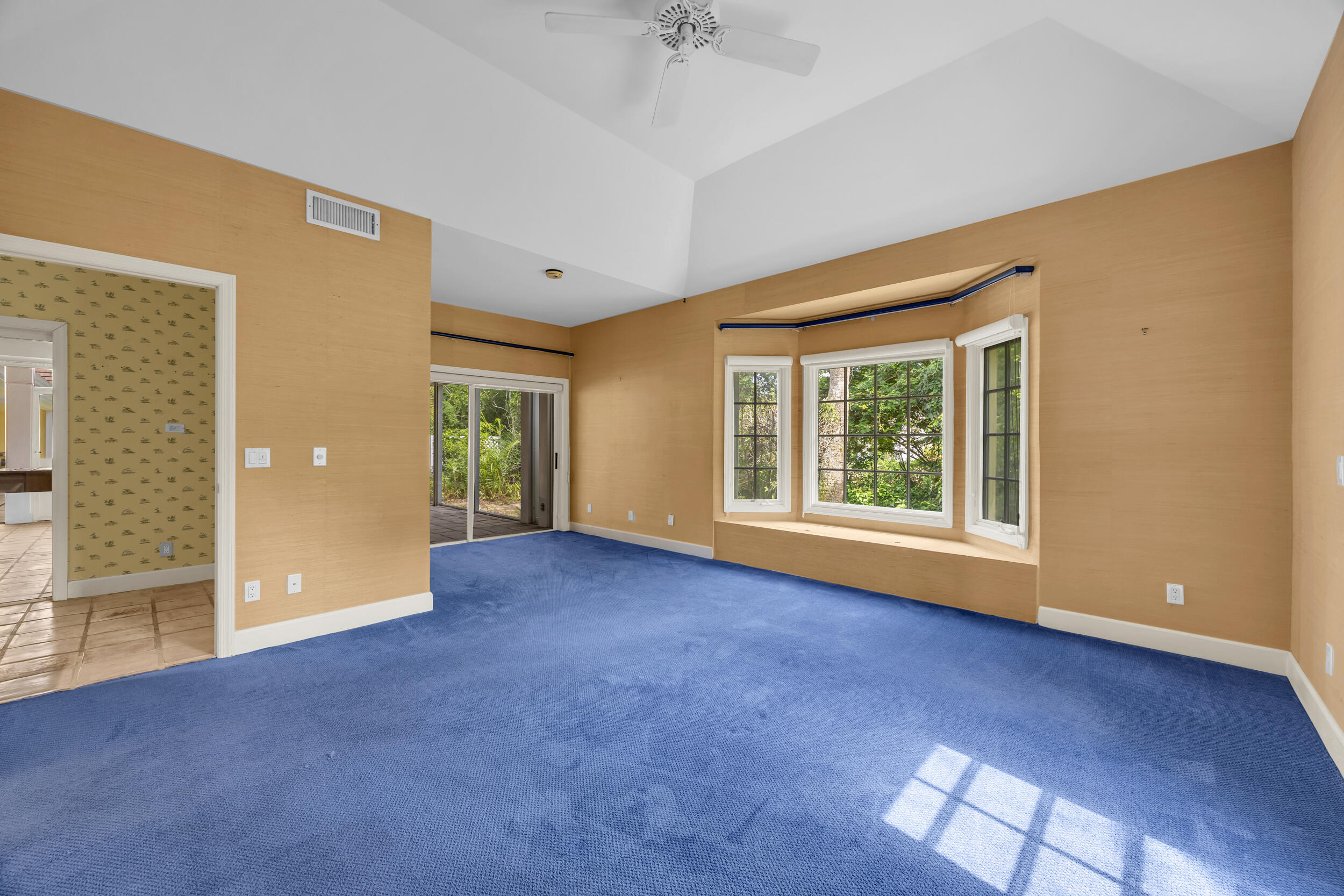 LOBLOLLY PINES - Residential