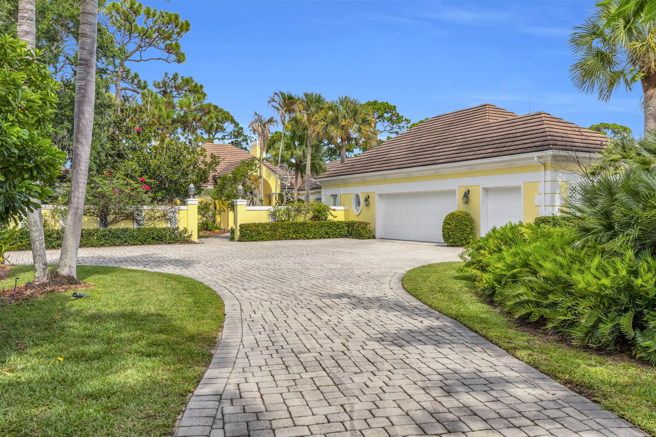 LOBLOLLY PINES - Residential