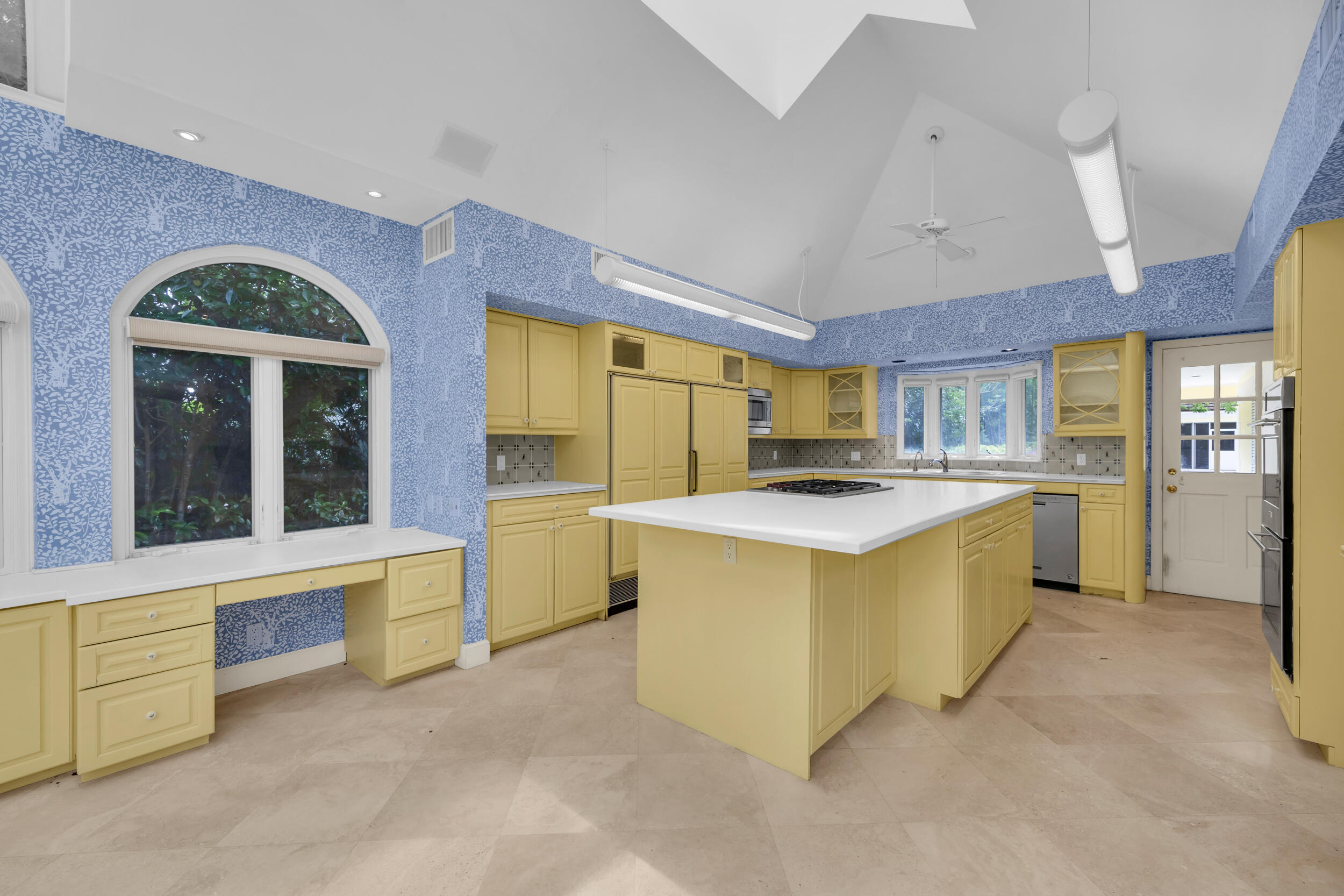 LOBLOLLY PINES - Residential